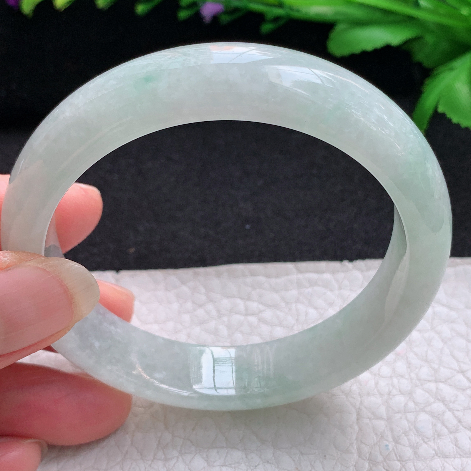 z实拍56*13.6*8平安镯 缅甸翡翠A货玉手镯精美浅绿正圈玉手镯