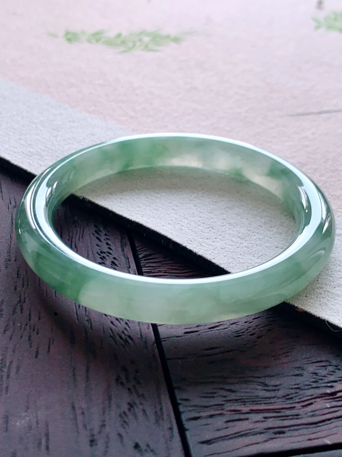 【手镯】️圆条 圈口 57 58 
【尺寸】56.4-8.4-8.5
【说明】冰底晴岚 冰晴水 冰