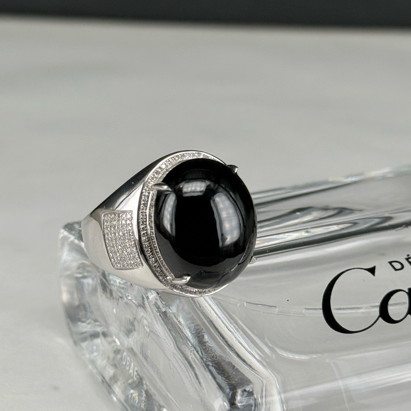 精品18k墨翠男戒 种好色正 黑度极好 打灯通透 油性十足  尺寸17.9