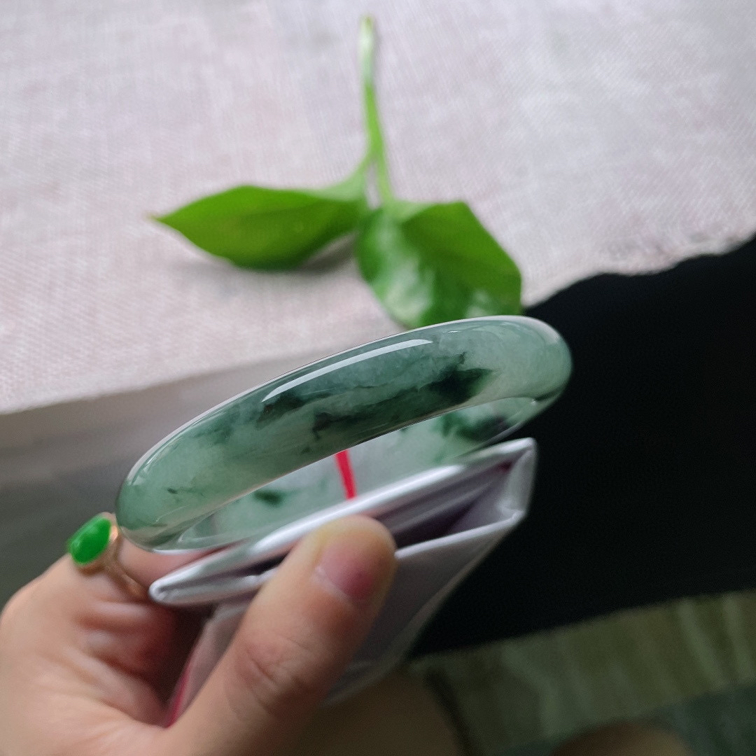 57.2/11.4/8.4，飘花，水润，细腻，贵气，优雅，甜美，雍容华贵，完美