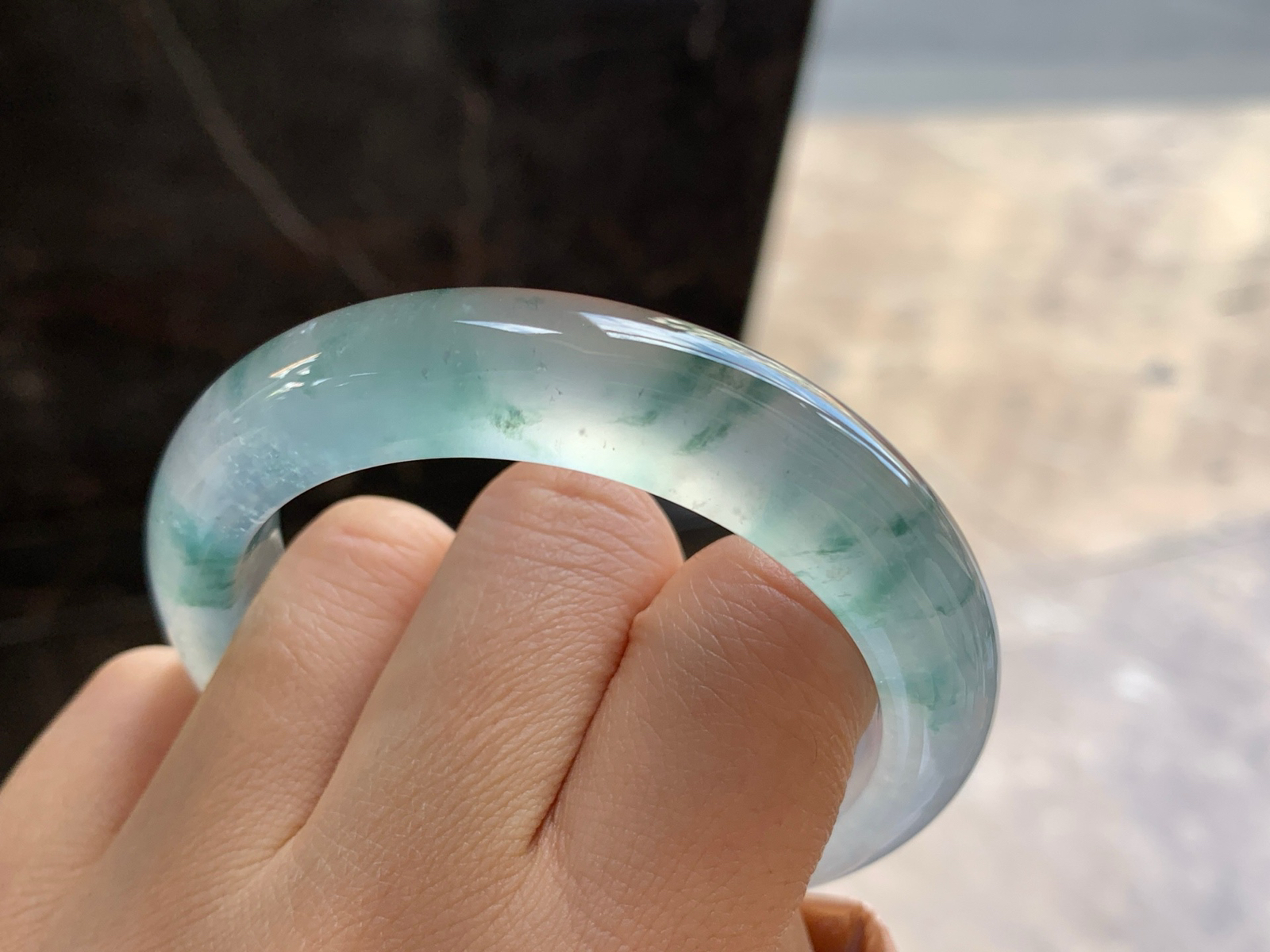 53-12.6-9.3

高冰蓝花手镯^_^透亮