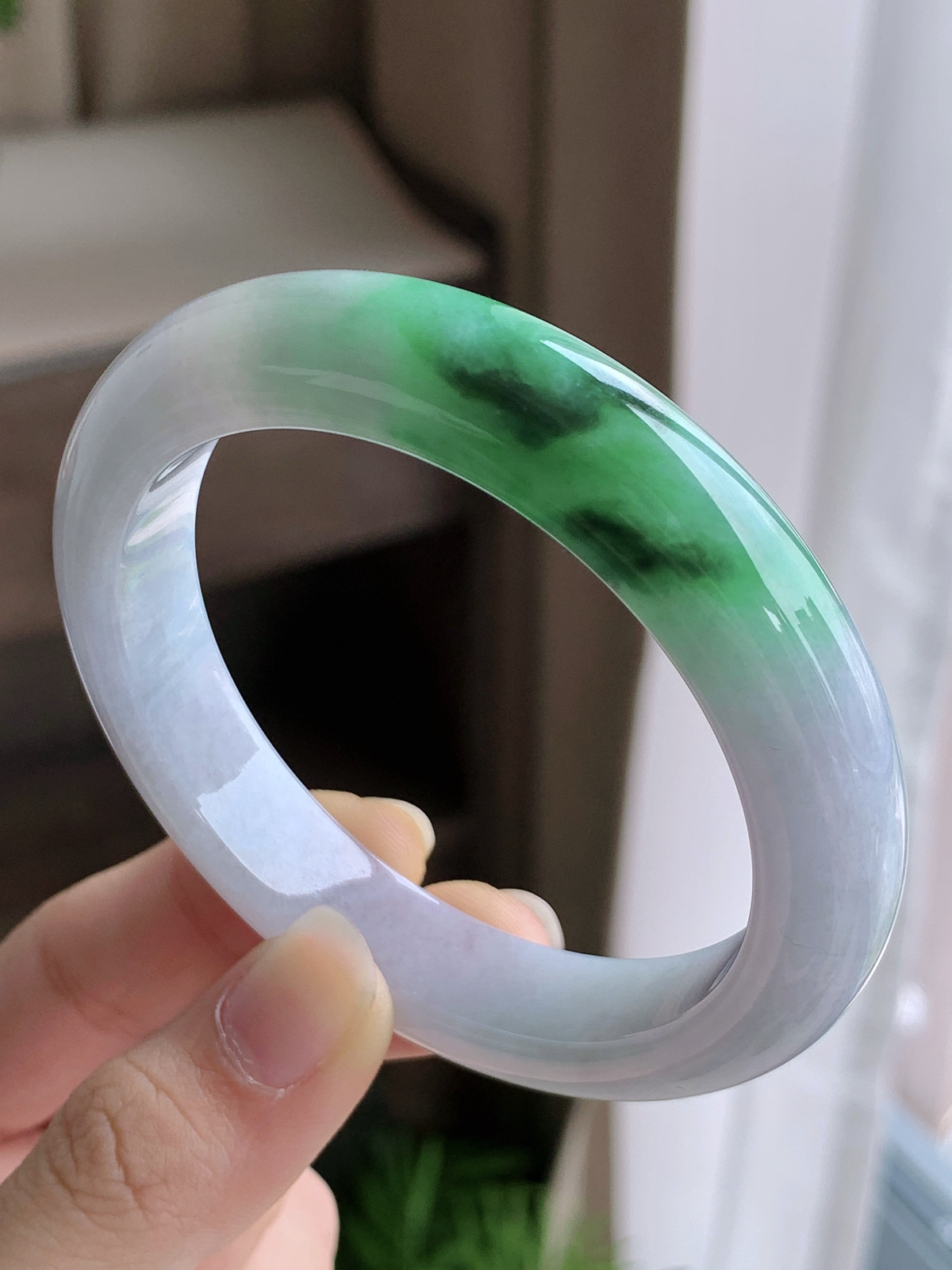 【手镯】正圈 圈口 57 58
【尺寸】58.2-12.6-10
【说明】飘绿花 冰飘花 腕间水墨