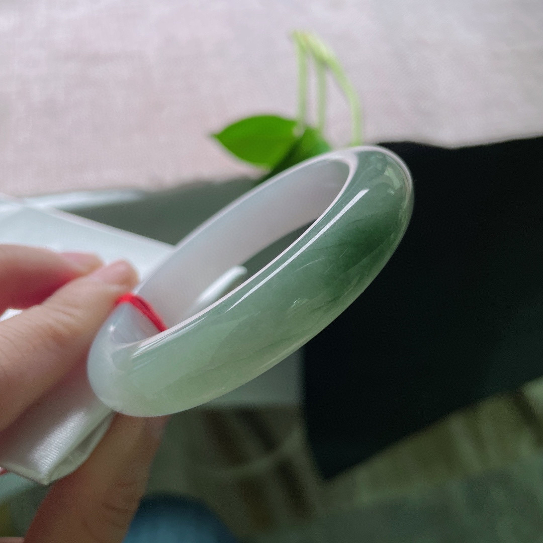 526/12.2/8.5油青正圈，半山水有相逢，水润，细腻，贵气，皮纹，