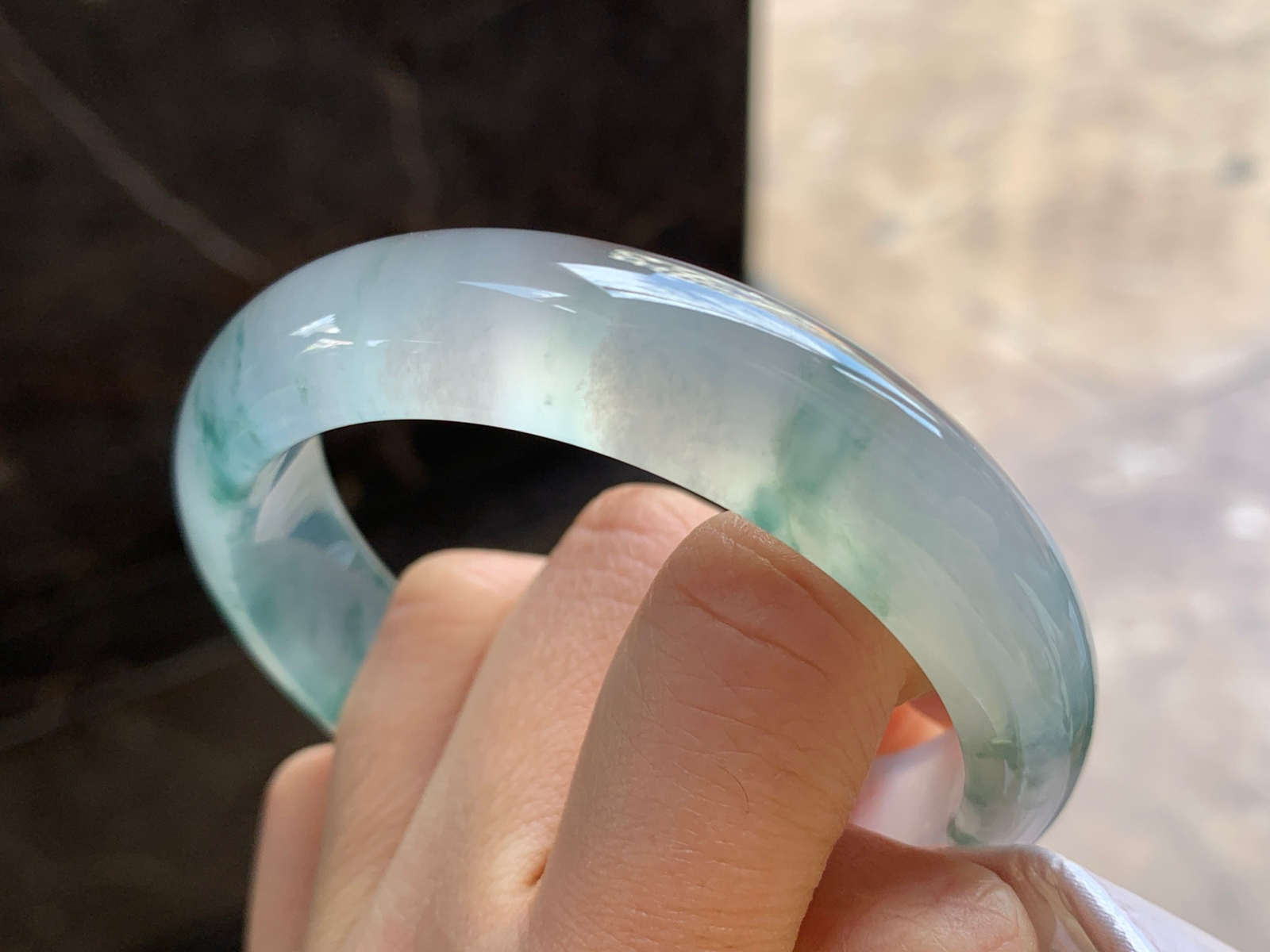 57-14.6-8.2

高冰蓝花手镯^_^透亮