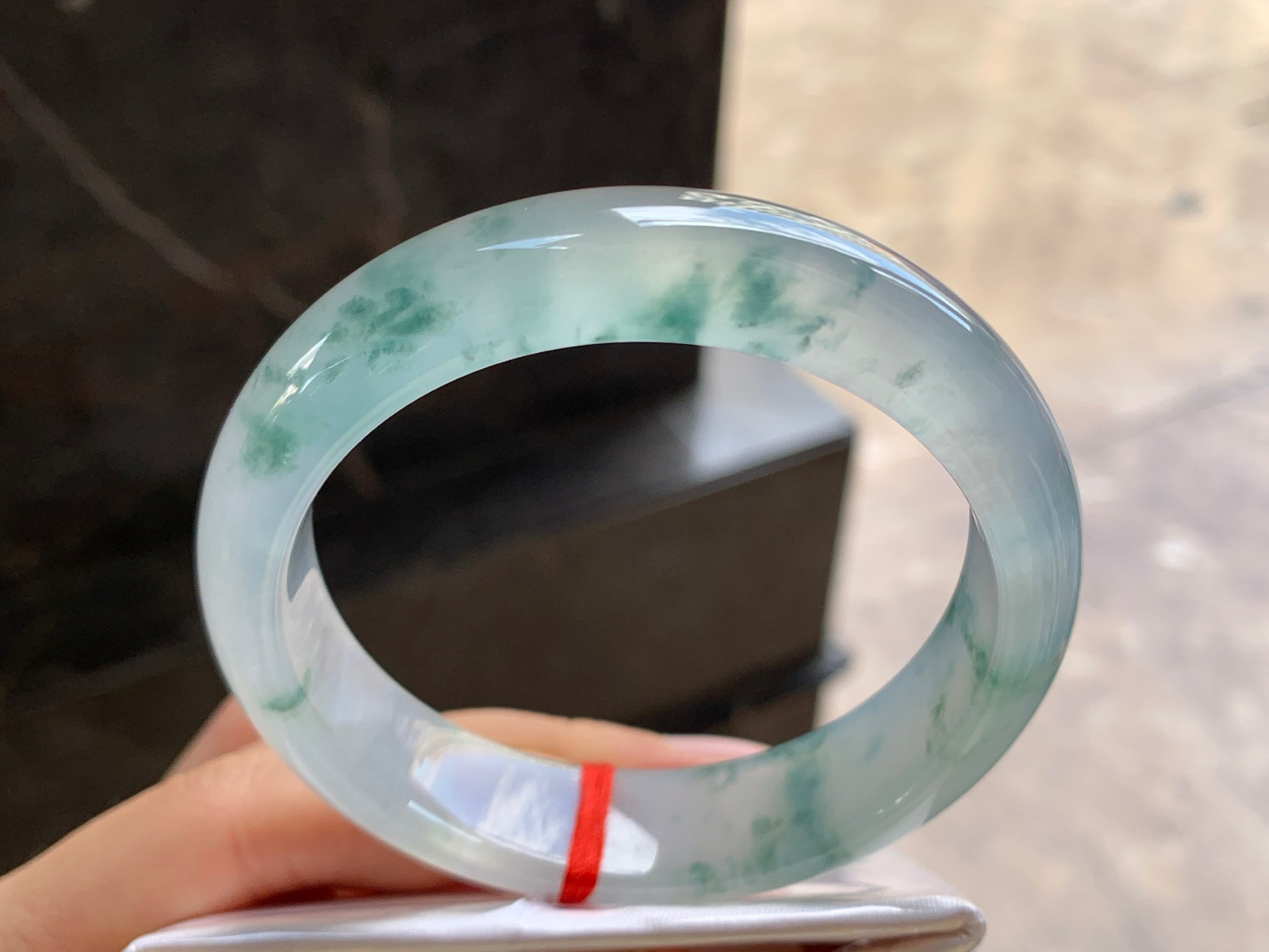 57-14.6-8.2

高冰蓝花手镯^_^透亮