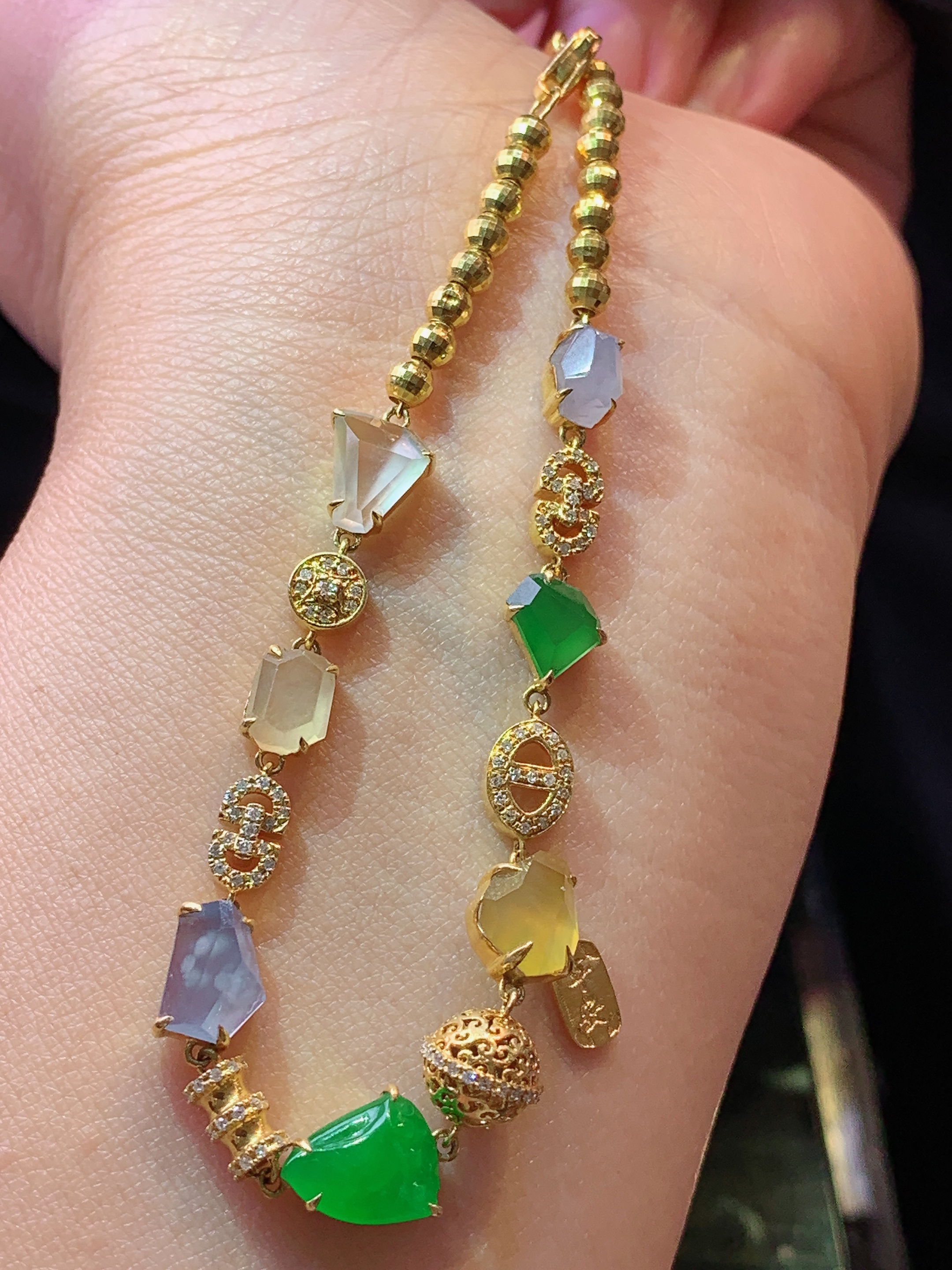 18k金钻镶嵌多彩随形手链 玉质细腻 色泽艳丽清新 水润亮眼 整体尺寸180*7.7*4.2L3