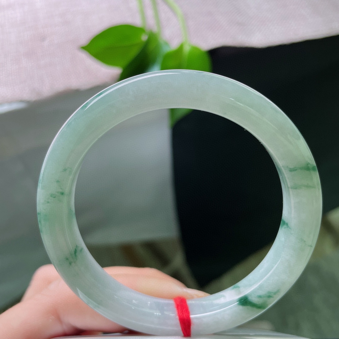 55/9.5/8.2，飘花泥鳅背，佩戴轻盈无感，不失大气婉约，完美