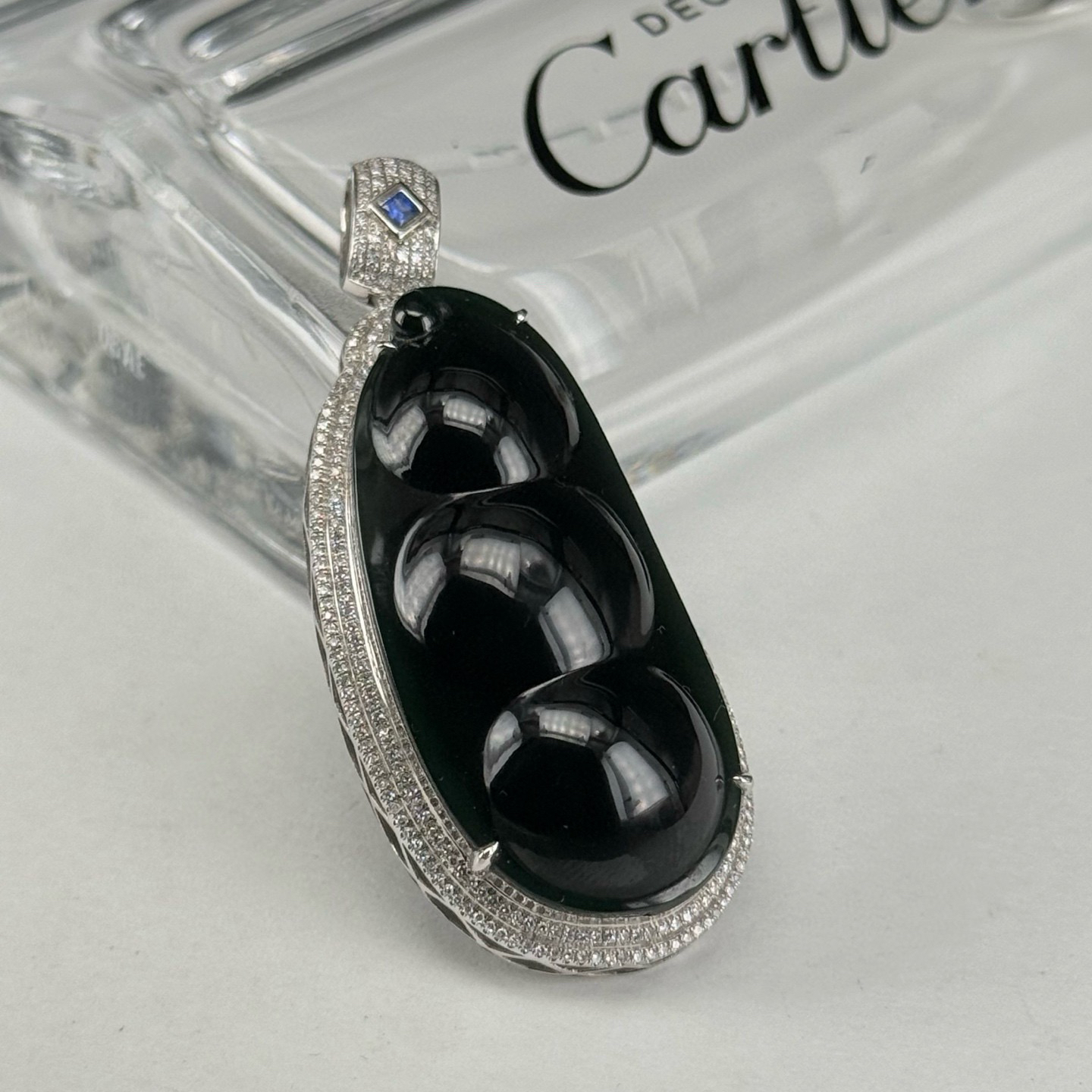 精品18k墨翠福豆 种好色正 黑度极好 打灯通透 油性十足 尺寸51.7