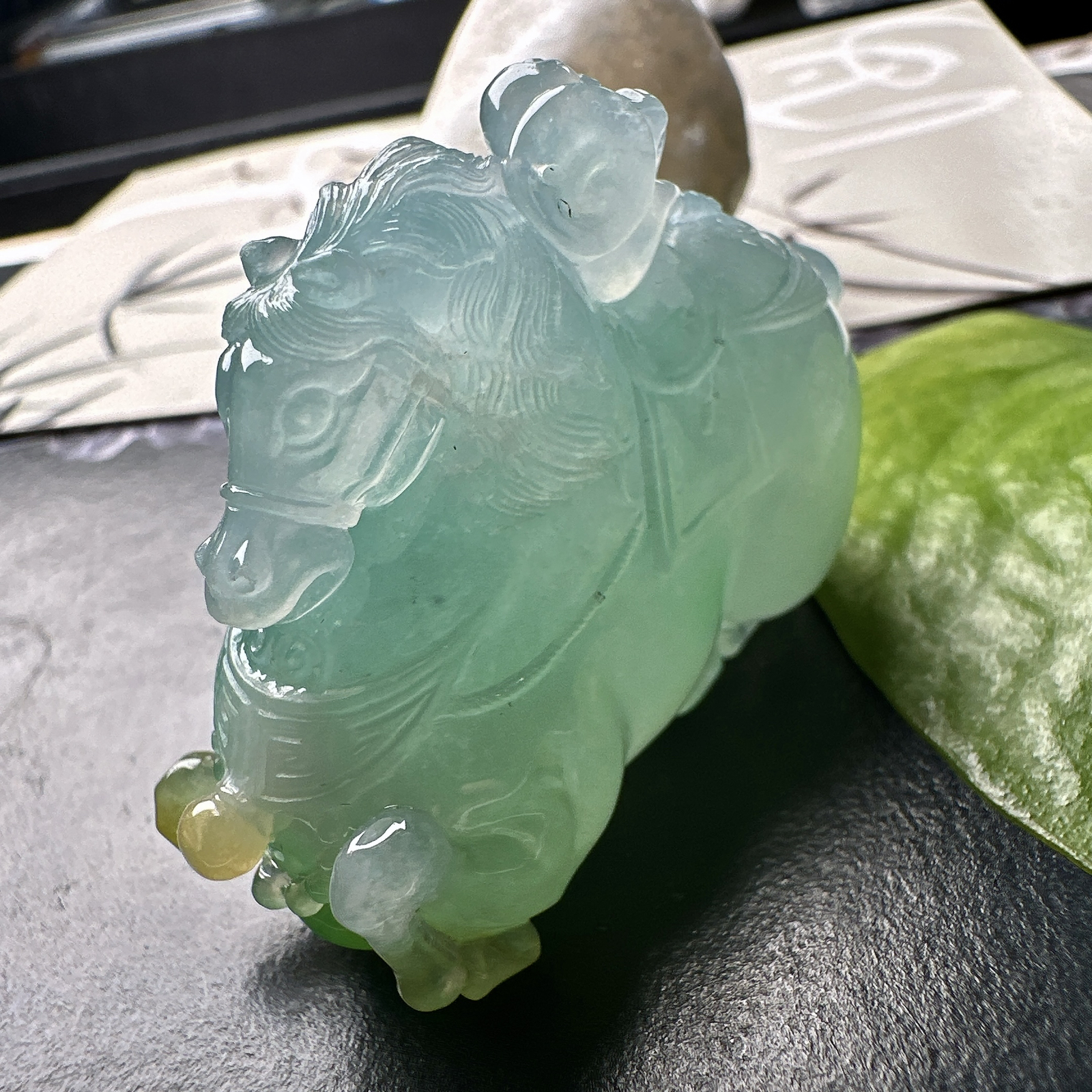 【冰种黄加绿唐马吊坠】马上封侯，种质上乘，质地细腻起胶感，冰感十足