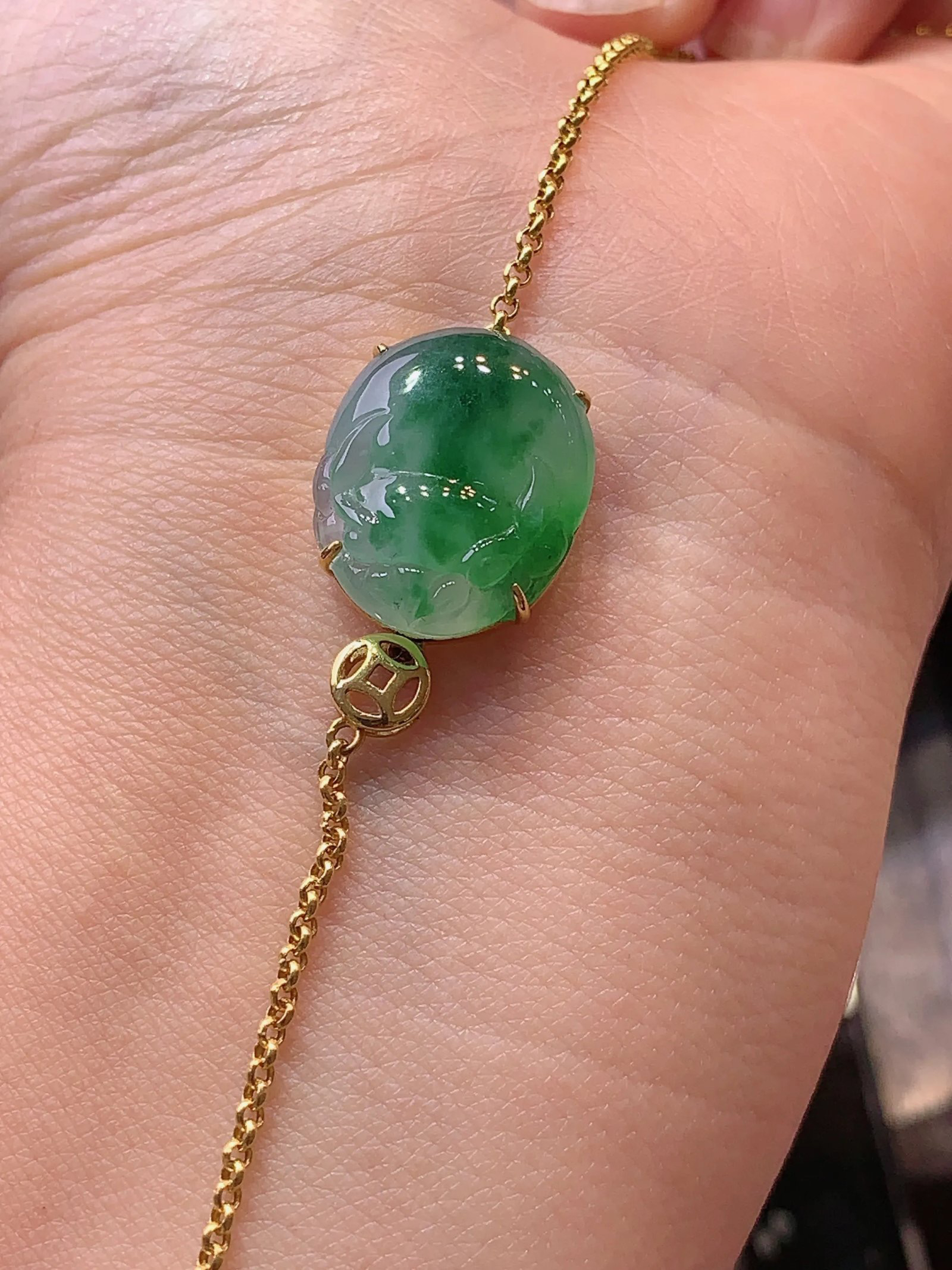 18k金镶嵌飘绿貔貅手链 玉质细腻 色泽艳丽 整体尺寸16.8*14.2*6m1