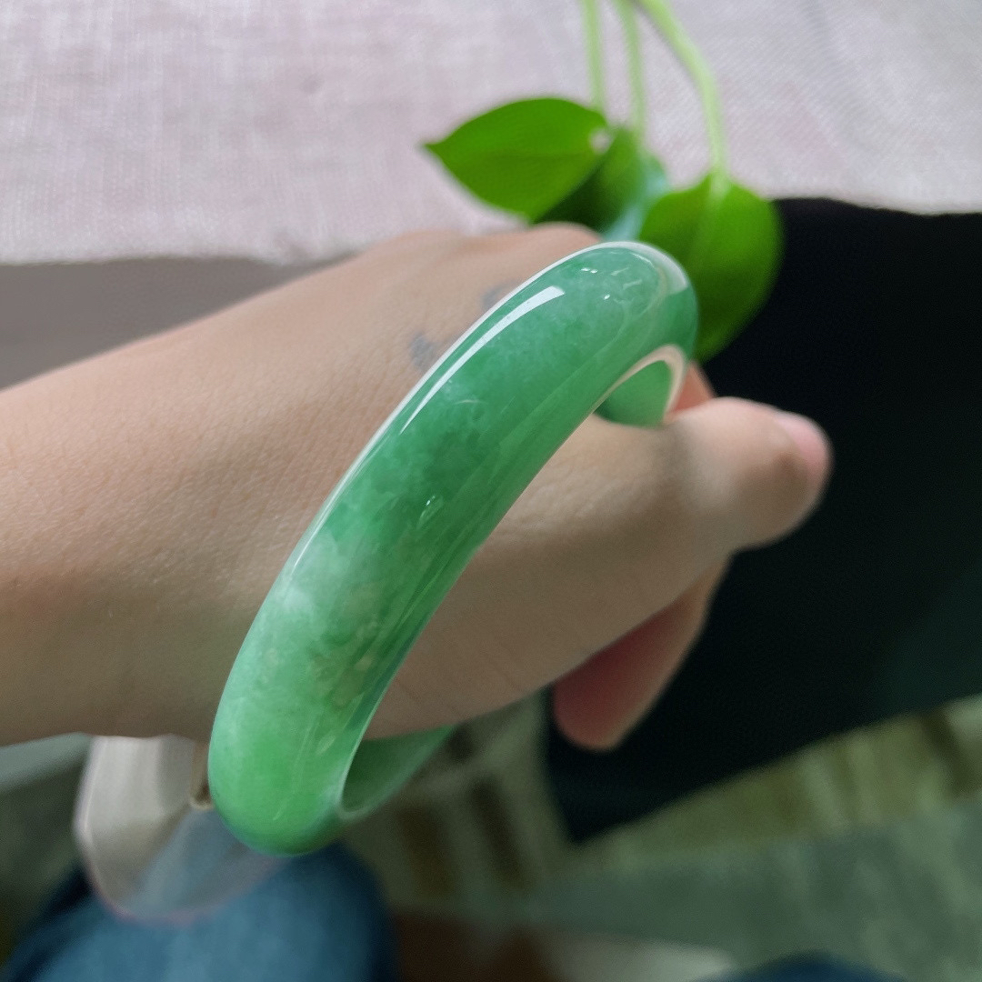 55.8/12/9.2完美，洒金，镯型超好