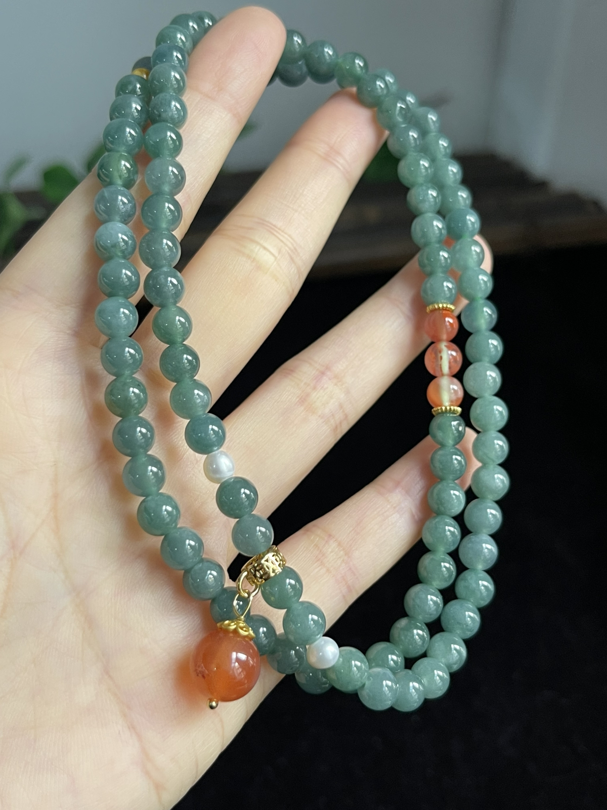 翡翠项链，配珠为南红玛瑙，可做项链，可做手链