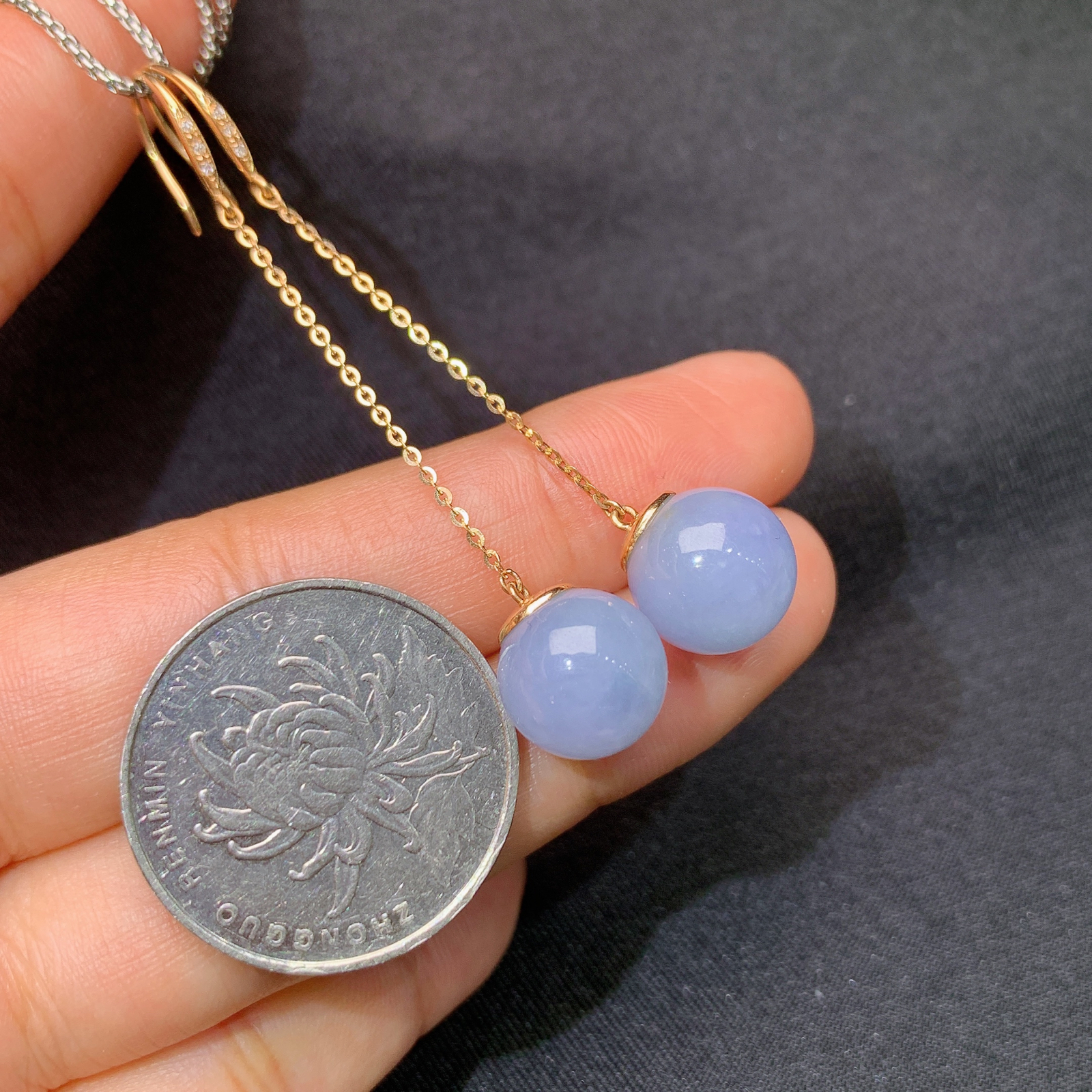 紫罗兰圆珠耳坠，18k金镶嵌，温润细腻，颜色鲜艳，By1 直径10.7