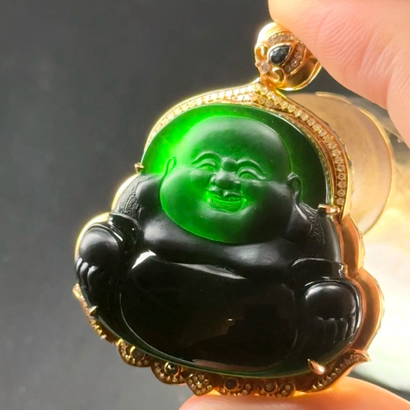 精品18k墨翠大肚佛 种好色正 黑度极好 打灯通透 油性十足  尺寸49.2
