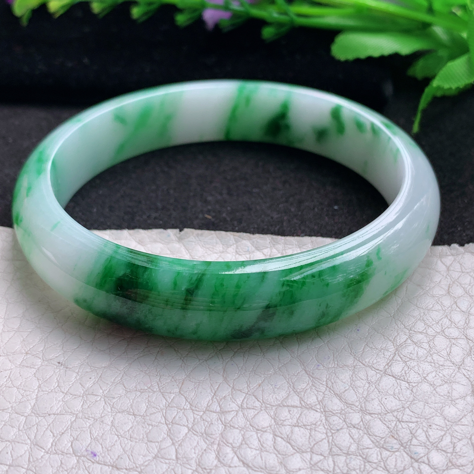 yh 大圈口61.3*12.8*8平安镯 缅甸翡翠A货玉手镯精美辣绿大气正圈玉手镯