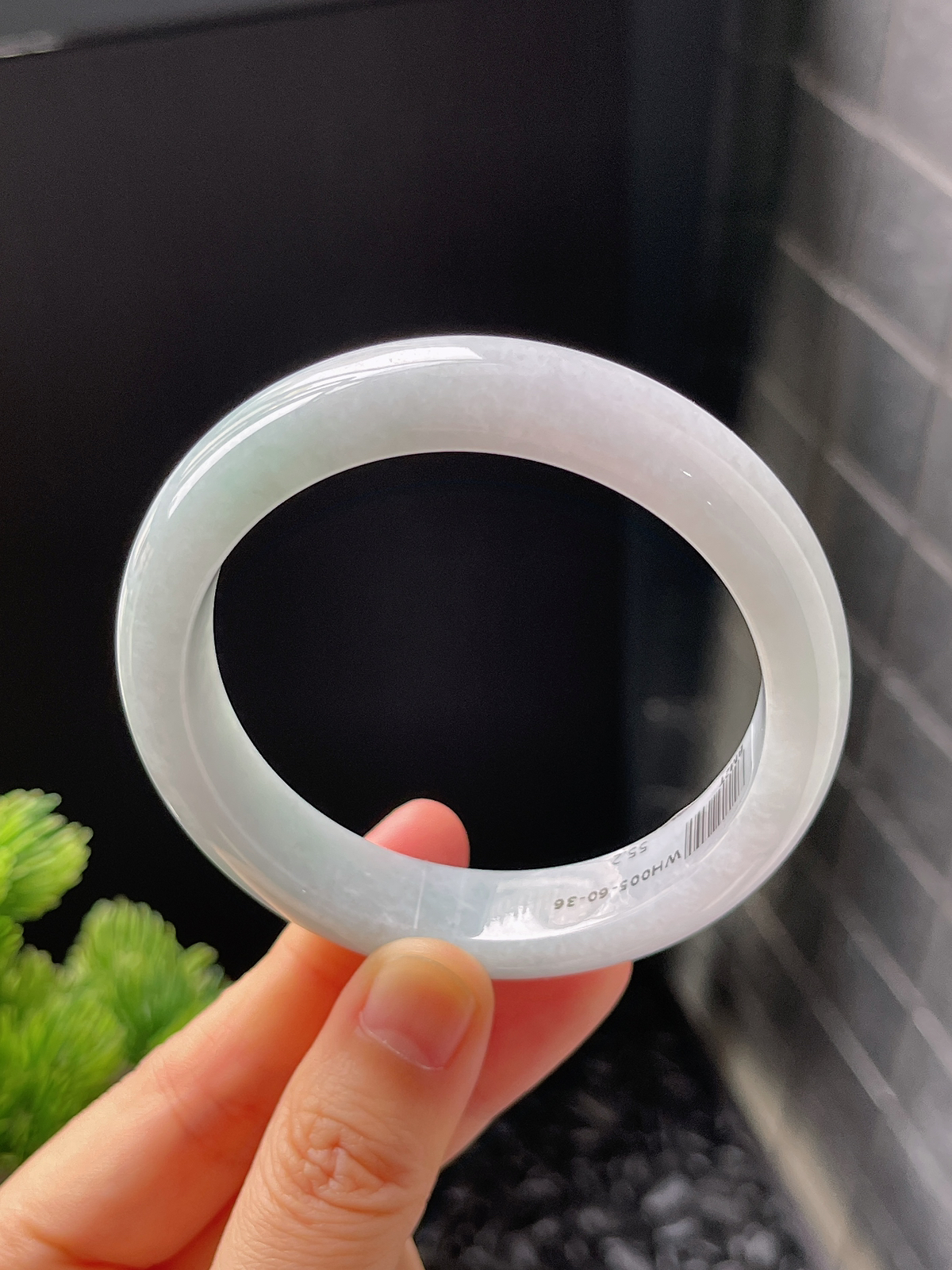 正圈55.2圈口，翡翠糯化种淡绿色手镯