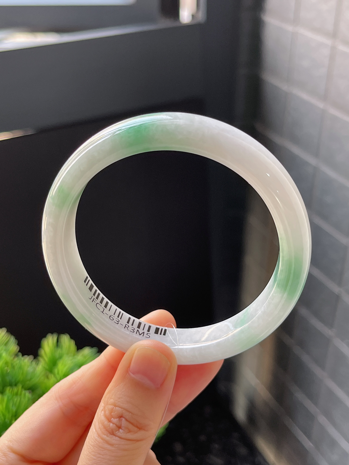 正圈57.9，翡翠手镯