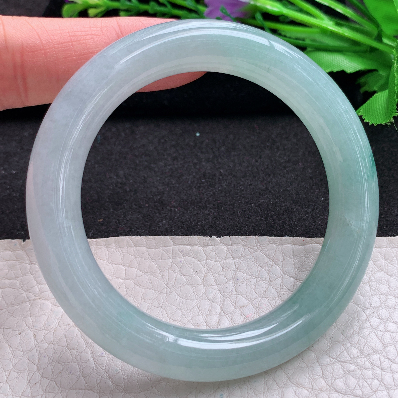 r飘逸款54*10.3美人镯 缅甸翡翠A货玉手镯精美飘花晴绿圆条玉手镯