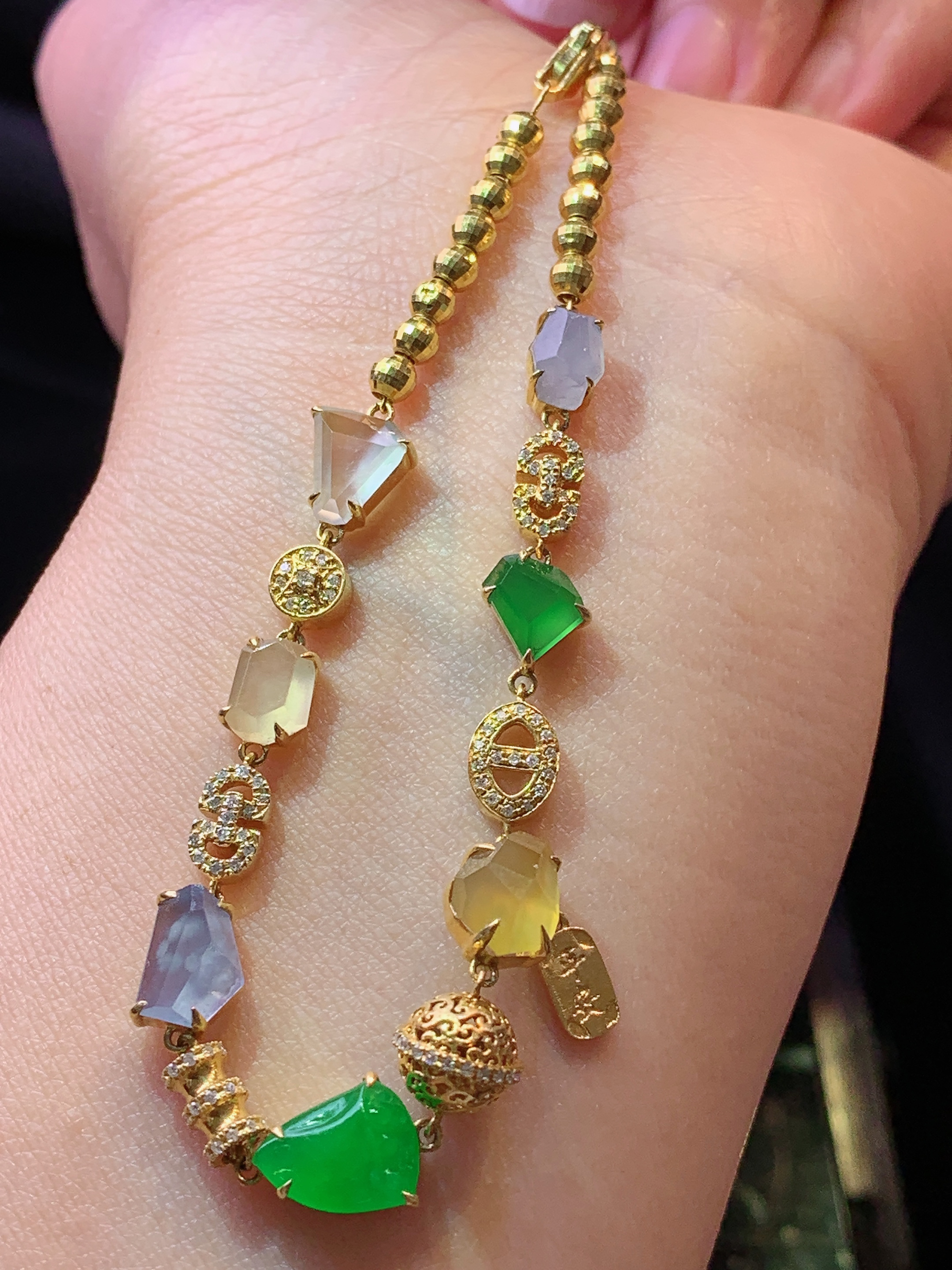 18k金钻镶嵌多彩随形手链 玉质细腻 色泽艳丽清新 水润亮眼 整体尺寸180*7.7*4.2L3