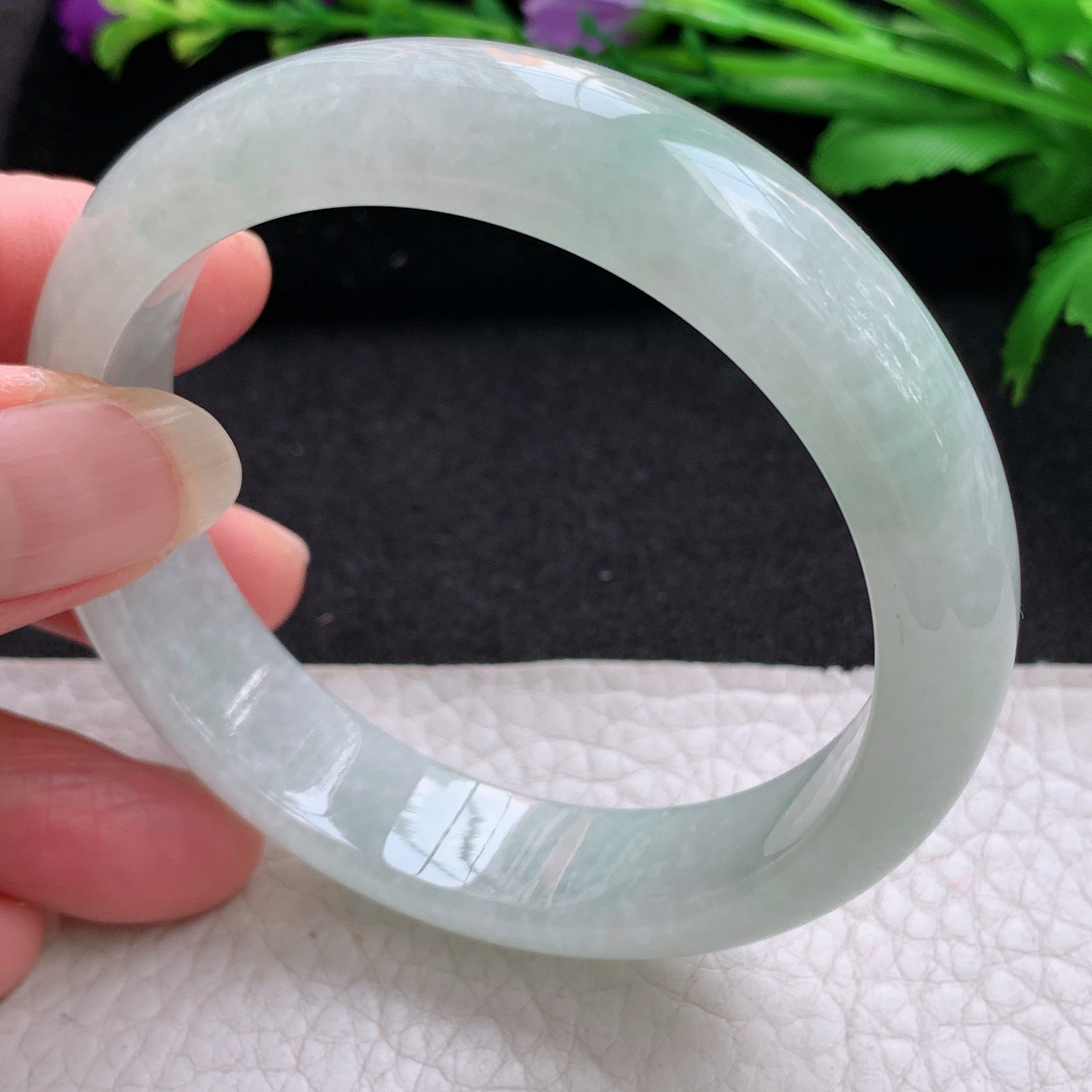 z实拍56*13.6*8平安镯 缅甸翡翠A货玉手镯精美浅绿正圈玉手镯