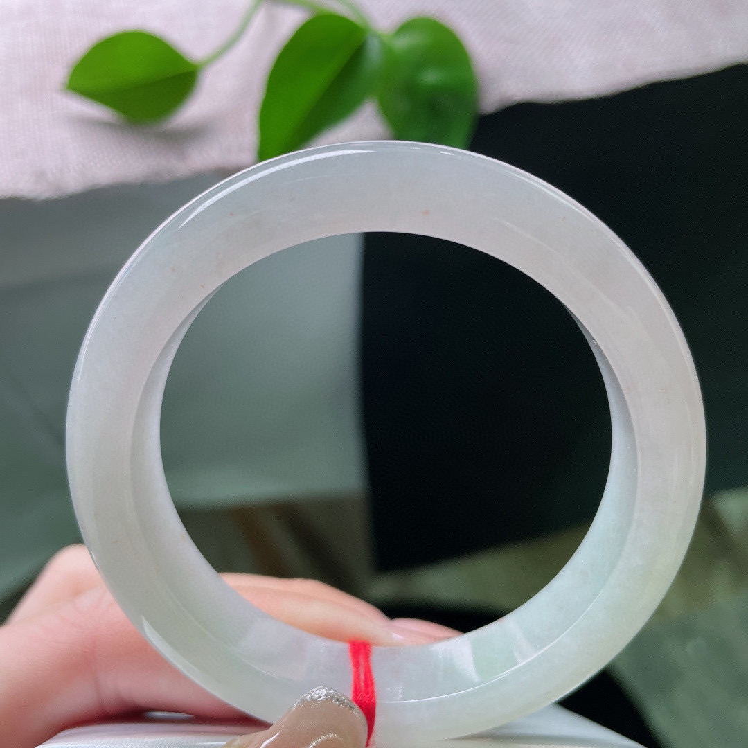 54.3/12.3/8.4，淡绿底正圈，底子干净清爽，出尘脱俗，减龄，完美