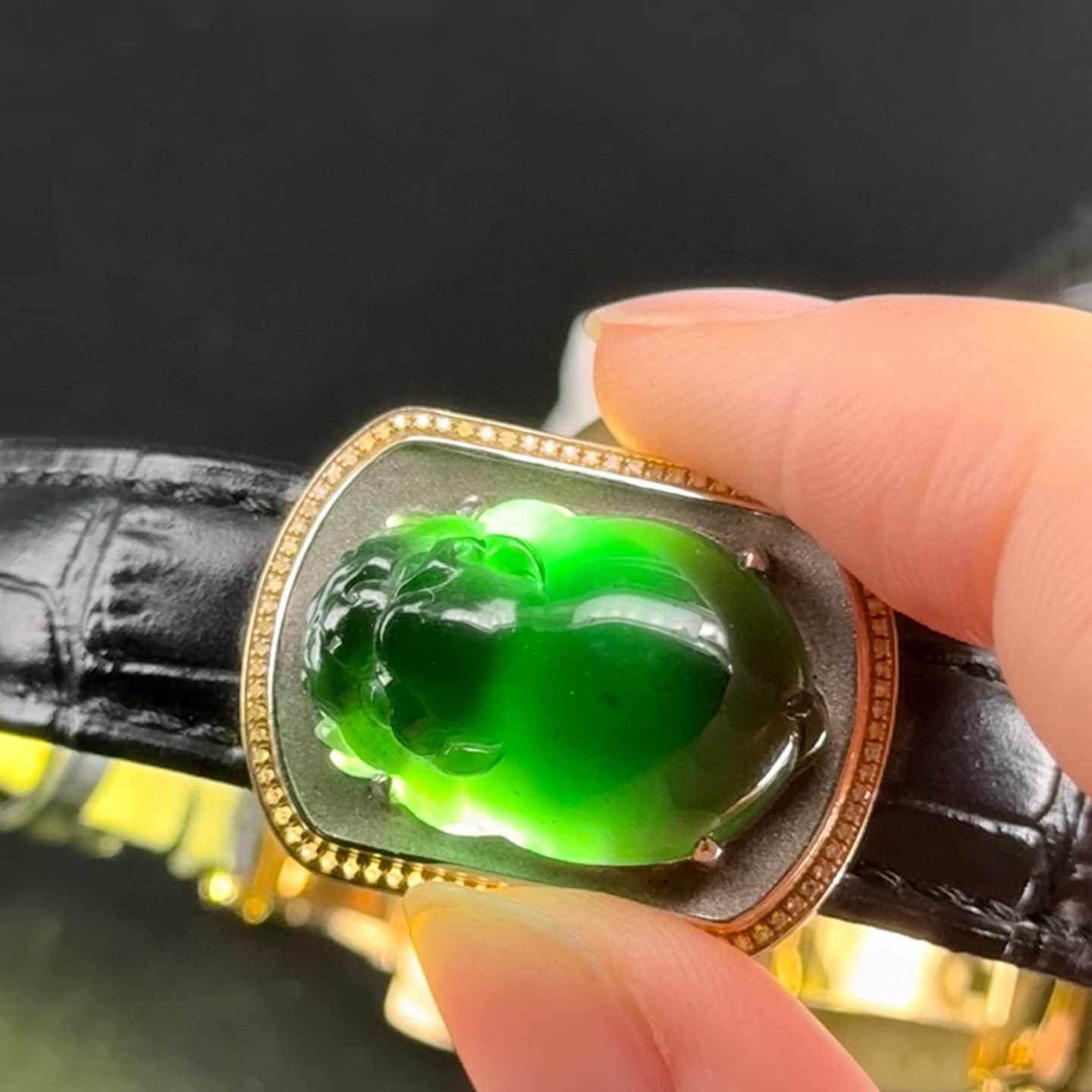 精品18k墨翠手环 种好色正 黑度极好 打灯通透 油性十足 尺寸22