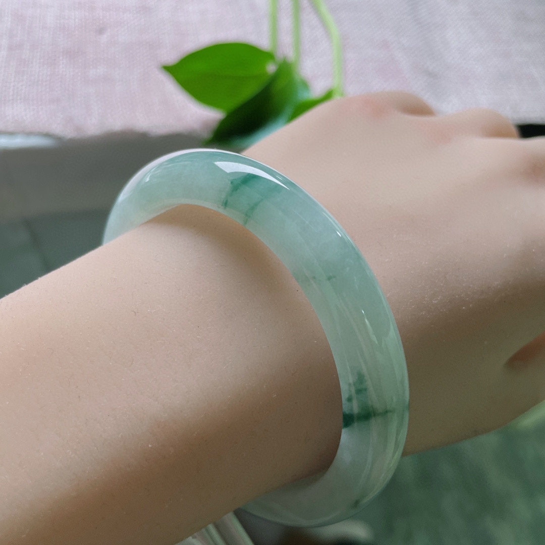 55/9.5/8.2，飘花泥鳅背，佩戴轻盈无感，不失大气婉约，完美