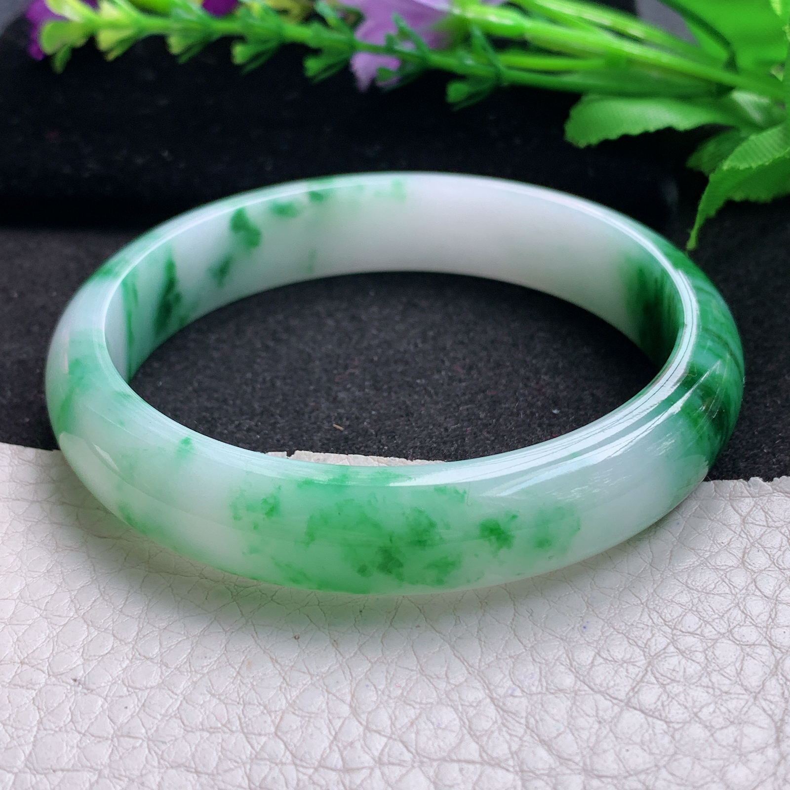 yh 大圈口61.3*12.8*8平安镯 缅甸翡翠A货玉手镯精美辣绿大气正圈玉手镯