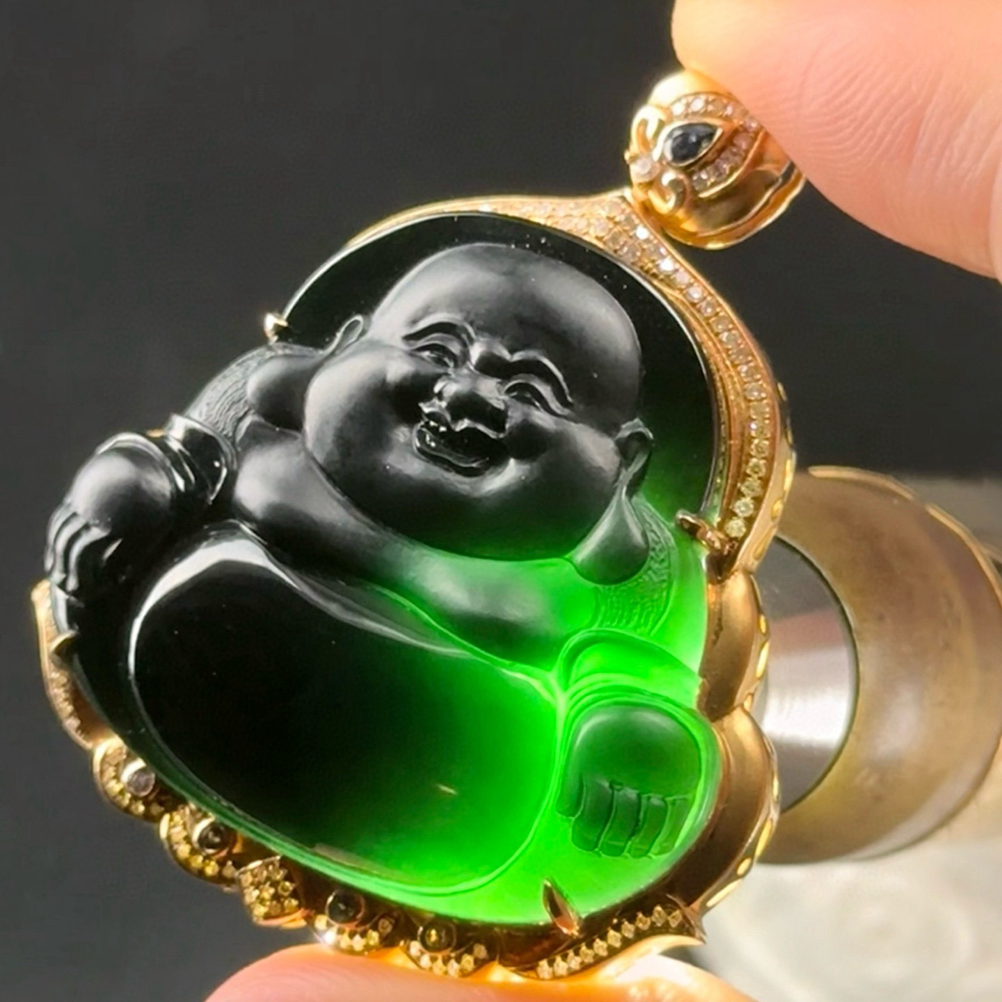精品18k墨翠大肚佛 种好色正 黑度极好 打灯通透 油性十足  尺寸49.2