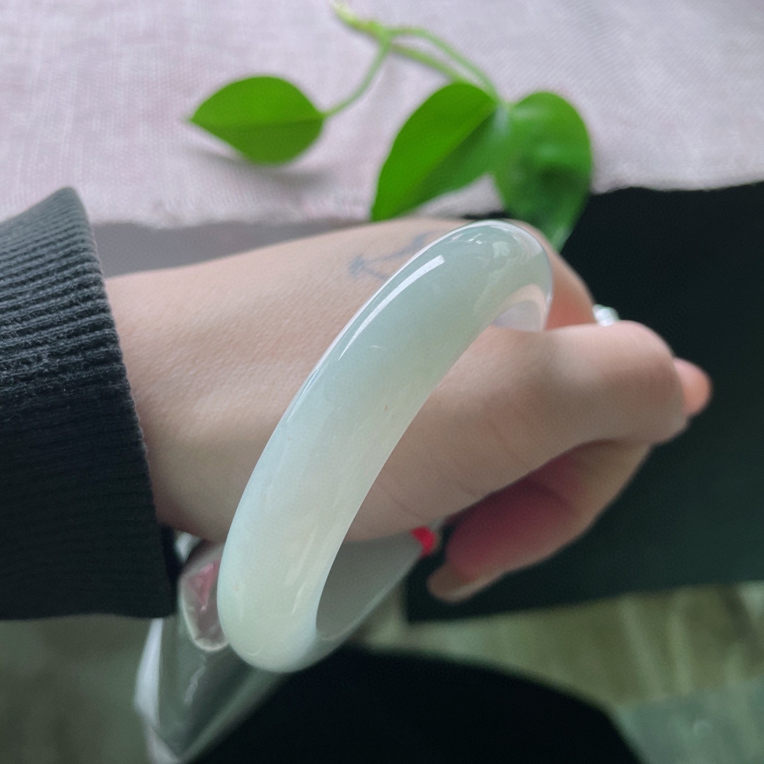 54.3/12.3/8.4，淡绿底正圈，底子干净清爽，出尘脱俗，减龄，完美