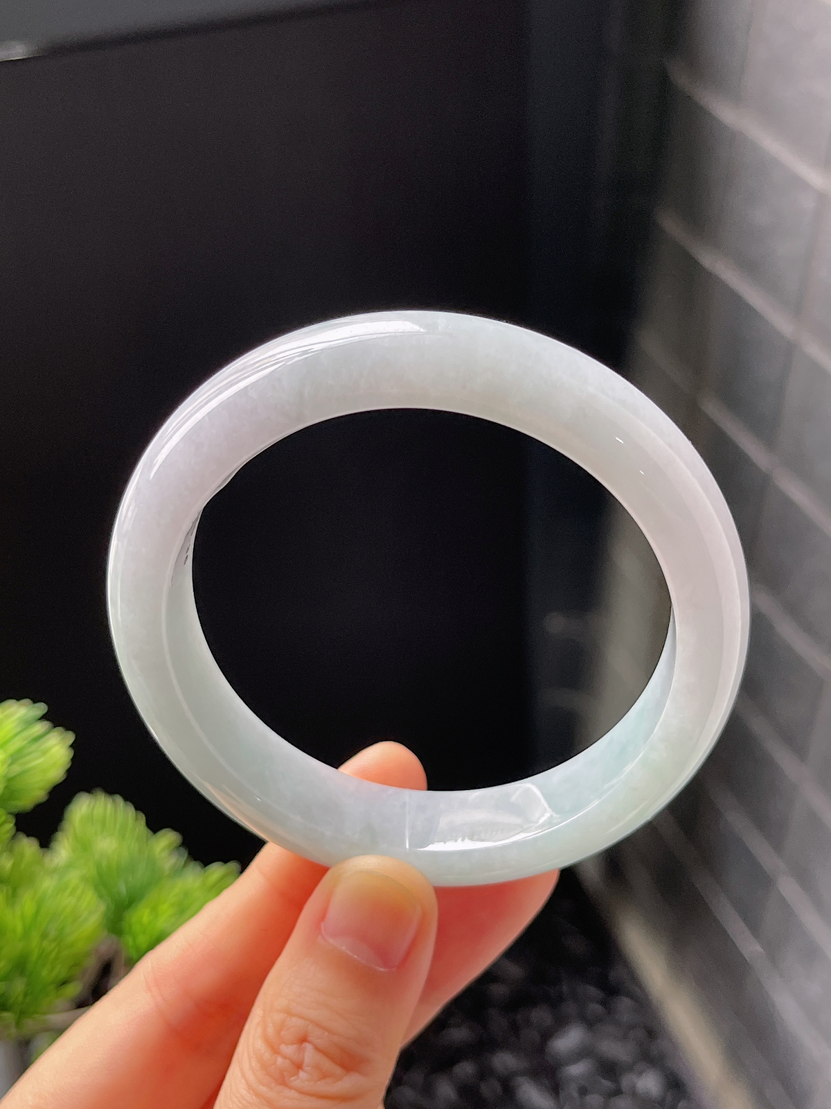 正圈55.2圈口，翡翠糯化种淡绿色手镯