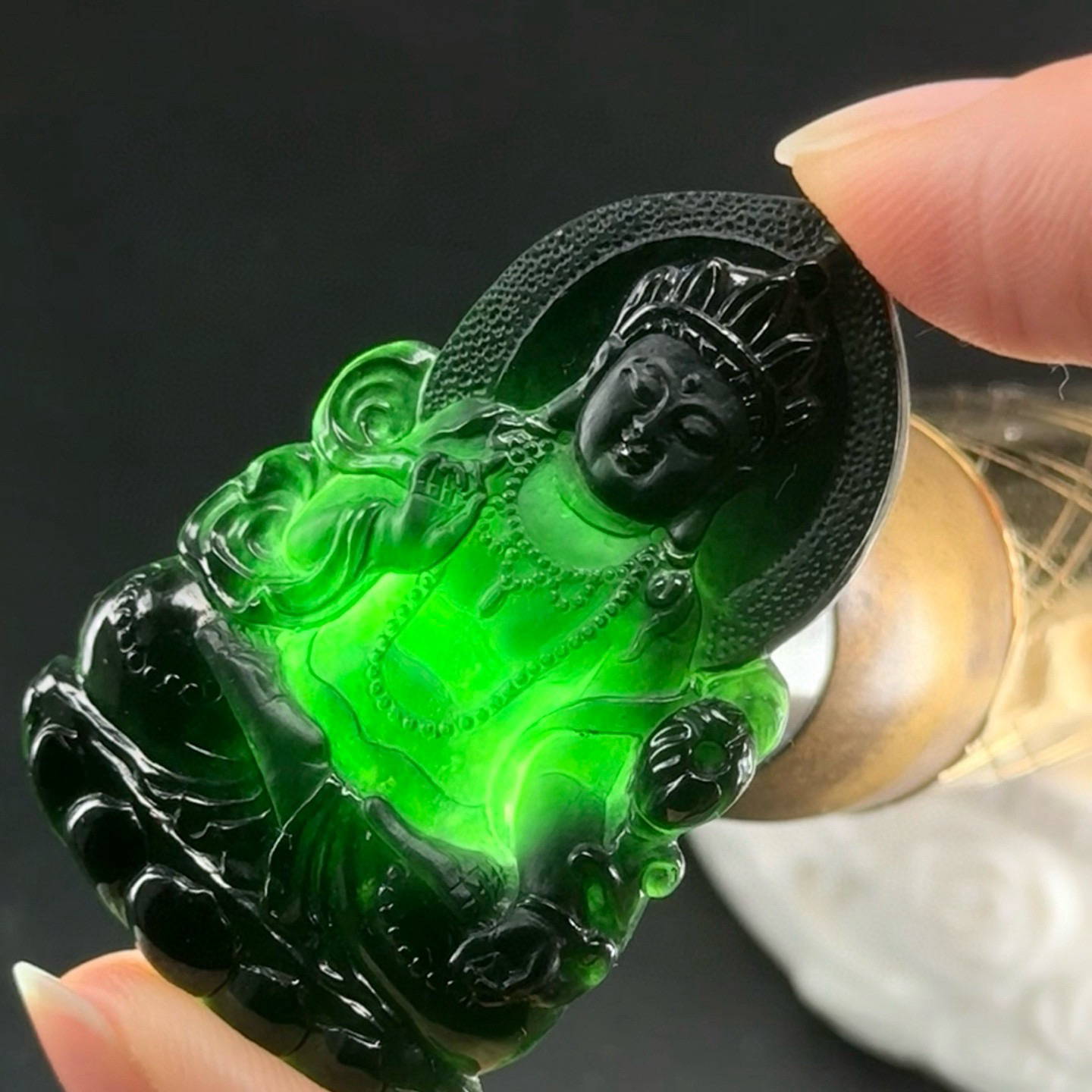 精品墨翠度母 种好色正 黑度极好 打灯通透 油性十足 尺寸45.6