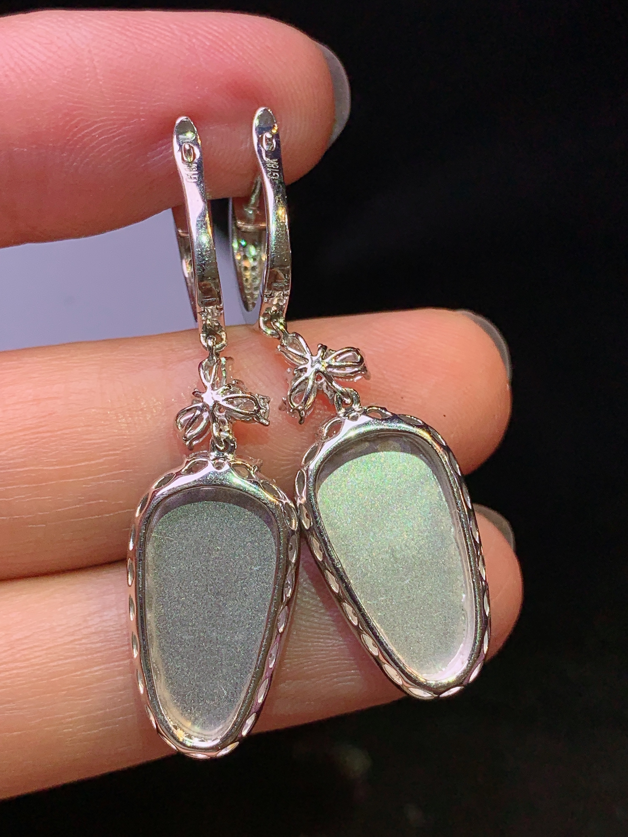 18k金钻镶嵌满绿树叶耳坠 玉质细腻 色泽艳丽清新 水润亮眼 整体尺寸40*10.8*4.5d2