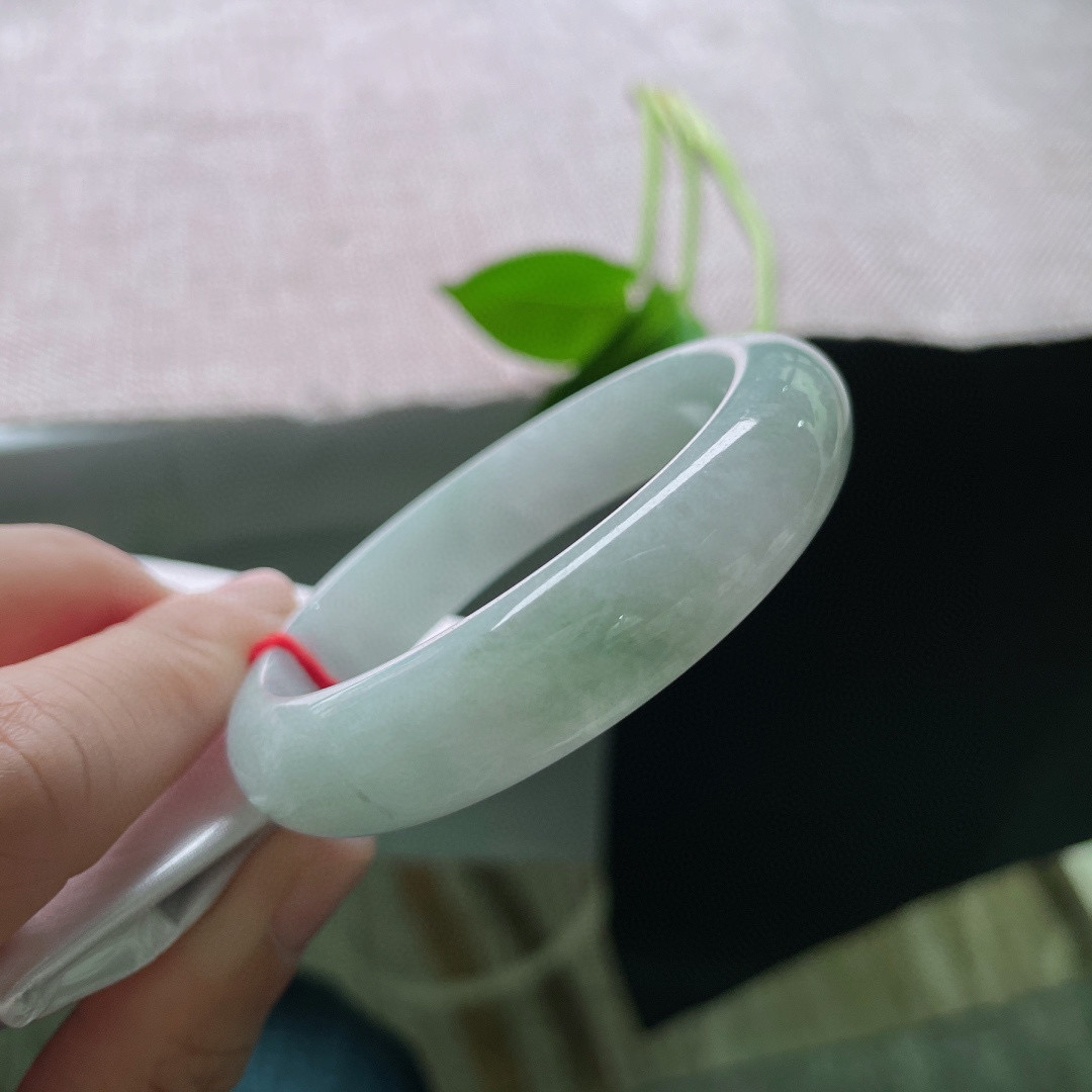 52.1/12.8/7.5。淡绿底正圈，水润细腻，清雅气质，温柔大方。无纹裂