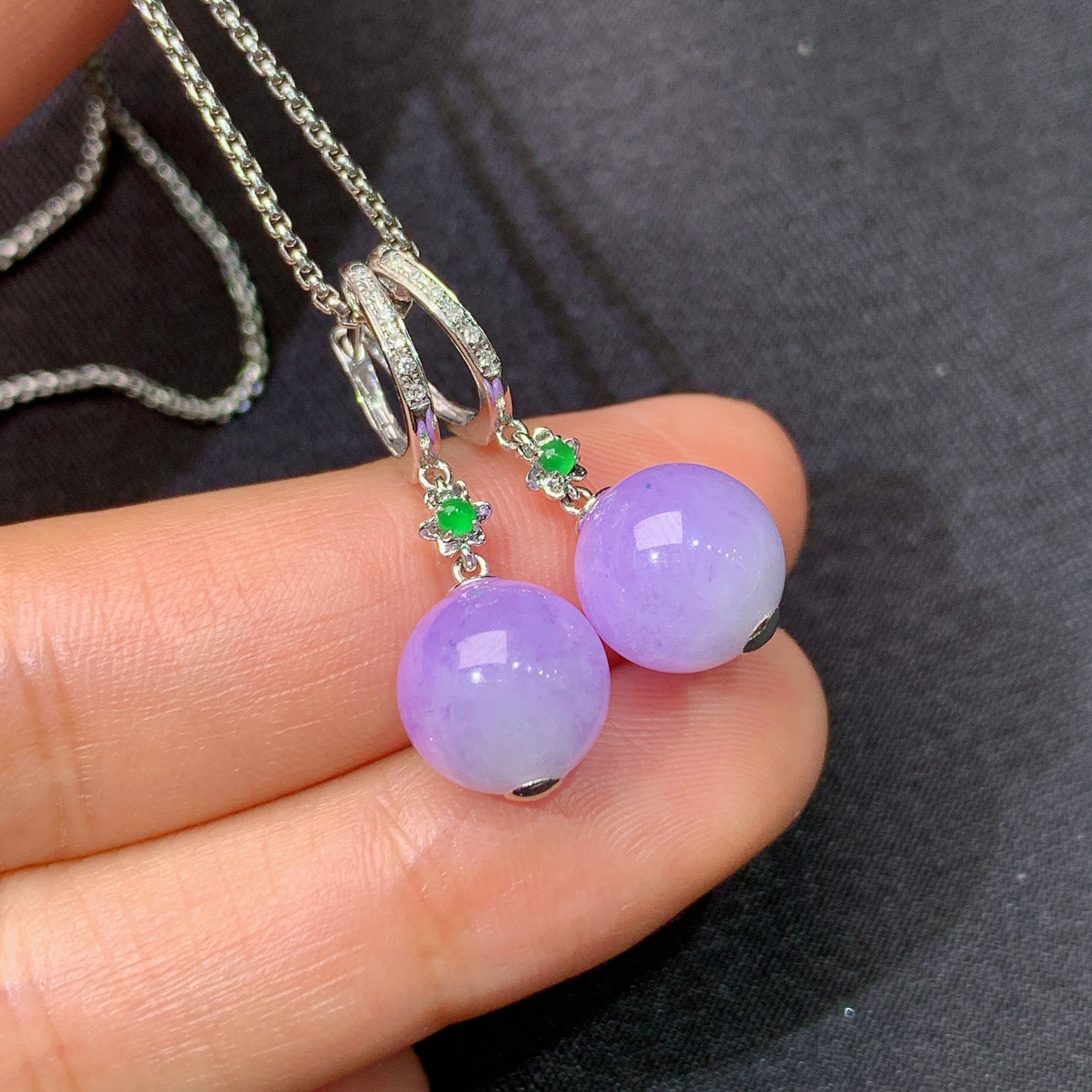 冰紫罗兰圆珠耳坠，18k金镶嵌，温润细腻，颜色鲜艳，Xyg  尺寸9.6