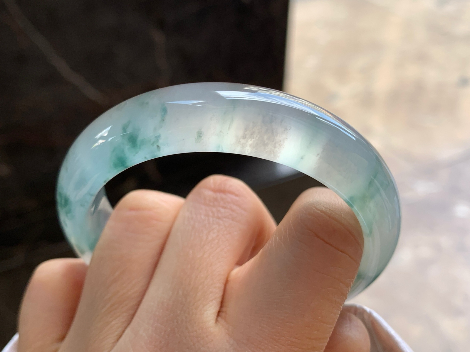 57-14.6-8.2

高冰蓝花手镯^_^透亮