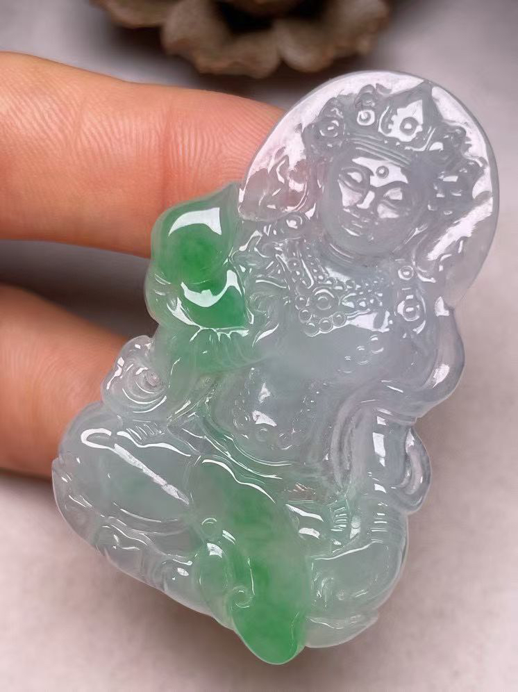 冰糯种飘绿【观音菩萨】吊坠，种水好，玉质细腻 ，卖相好‘
