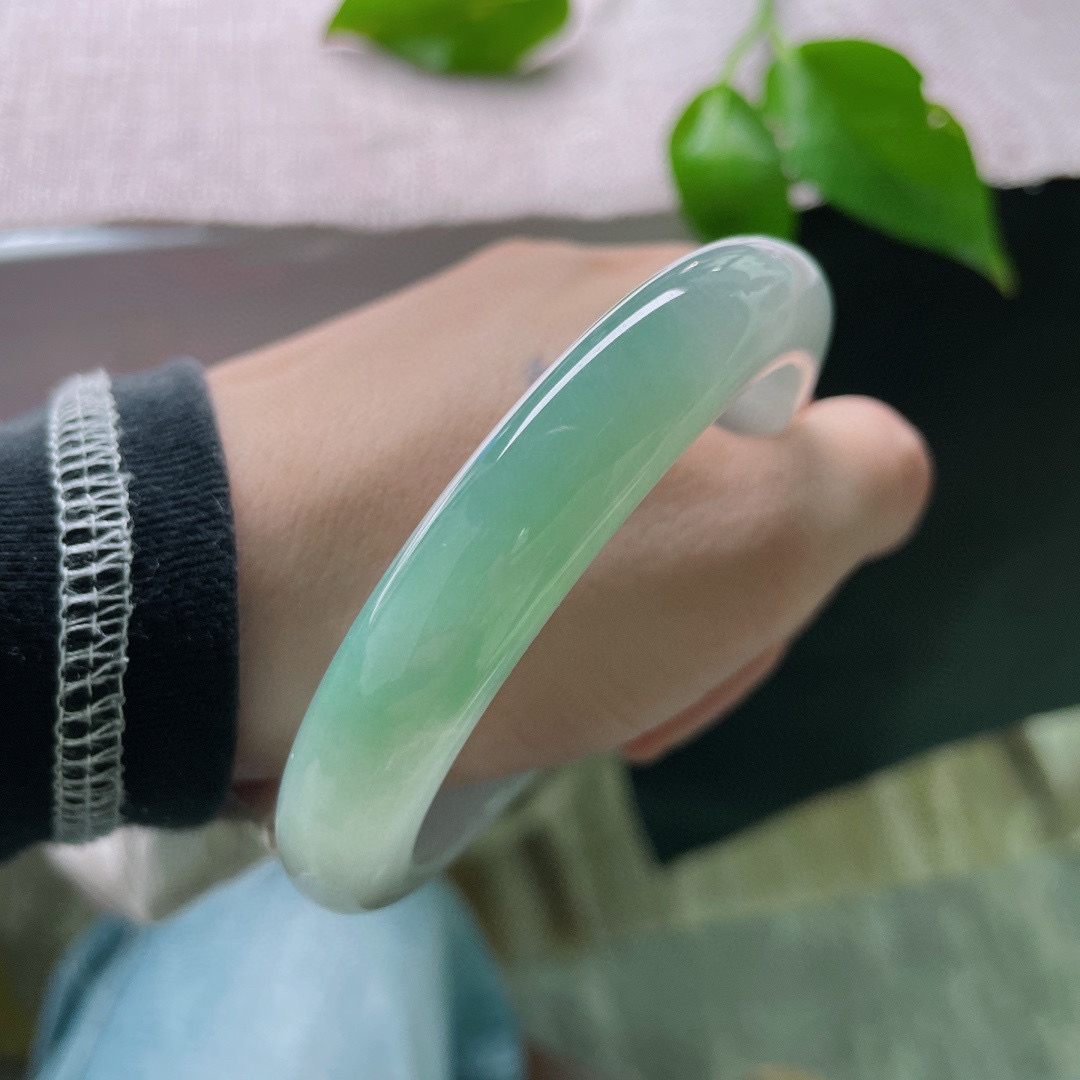 60/11.8/9.5春彩正圈，水润细腻，色彩丰富，金玉满堂，贵气，