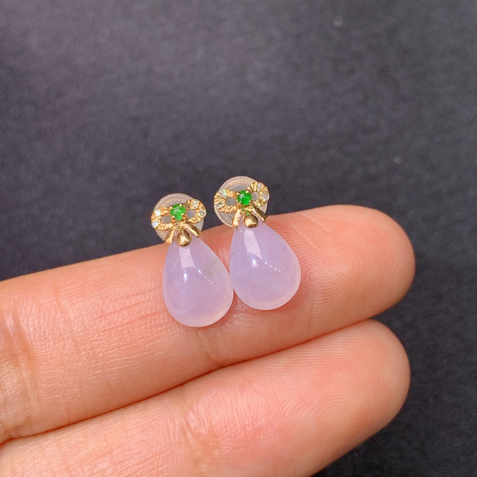 淡紫罗兰水滴耳钉，18k金镶嵌，温润细腻，颜色鲜艳，Xyg 尺寸9.2*6.1*3.3
