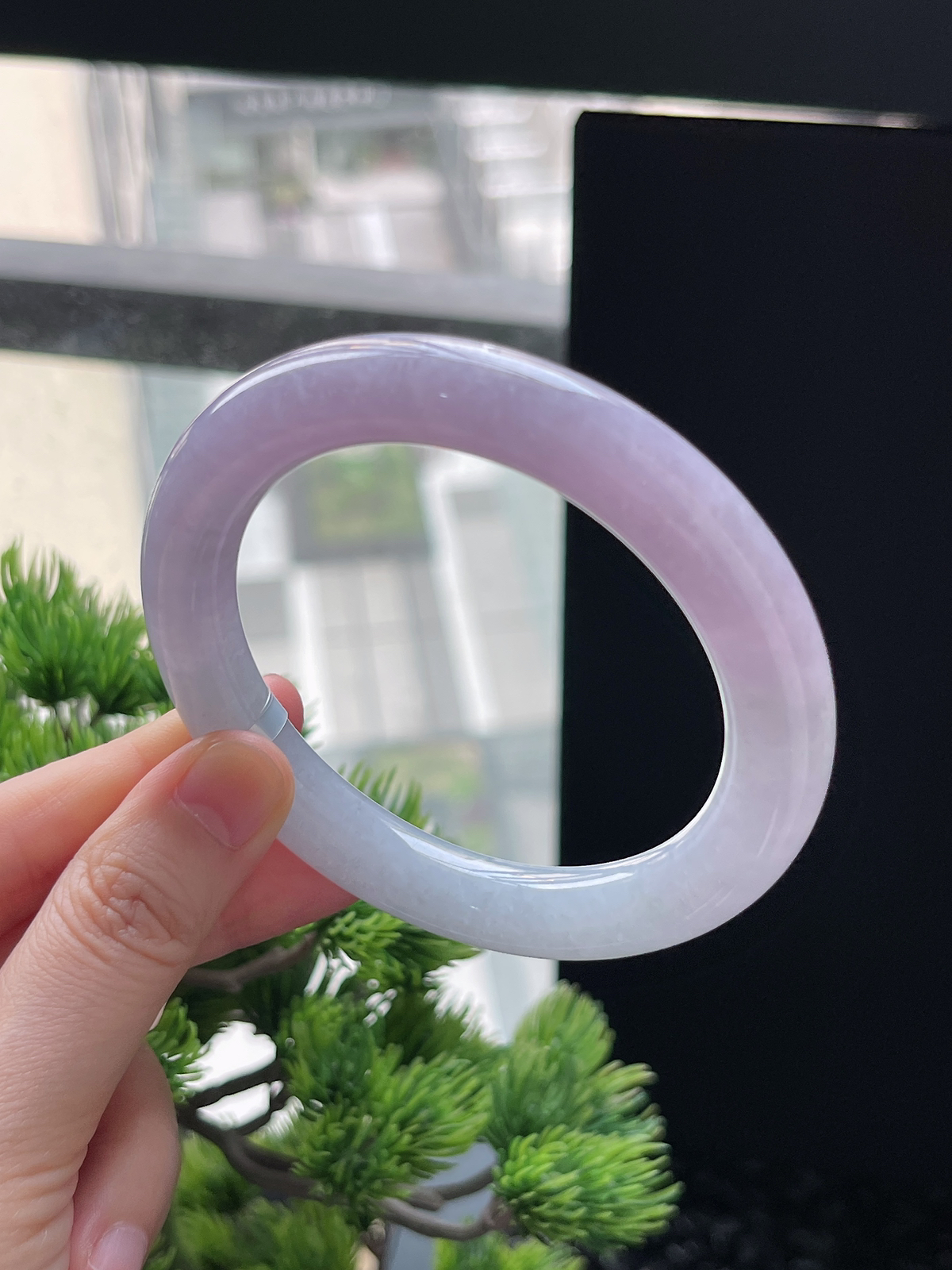 圆镯58.1圈口，翡翠糯化种春带彩手镯