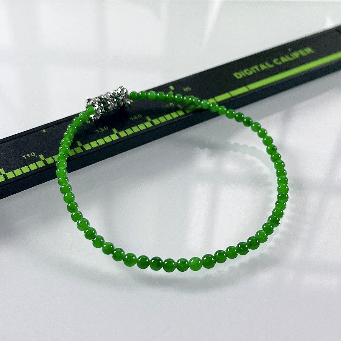 收藏级别，缅甸天然翡翠A货，卡3冰种满绿正阳绿小米珠小圆珠手串手链，尺寸：3mm/61颗，长度170