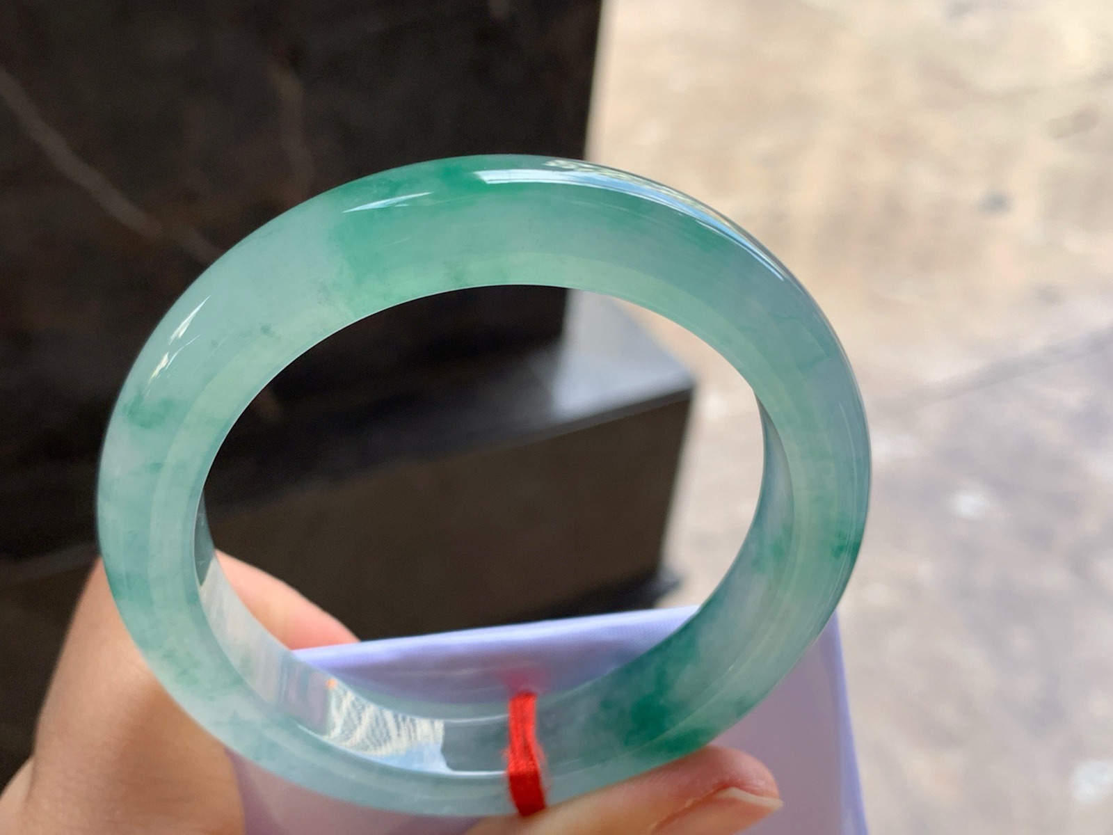 55-12.2-9.2

冰飘绿手镯^_^透亮