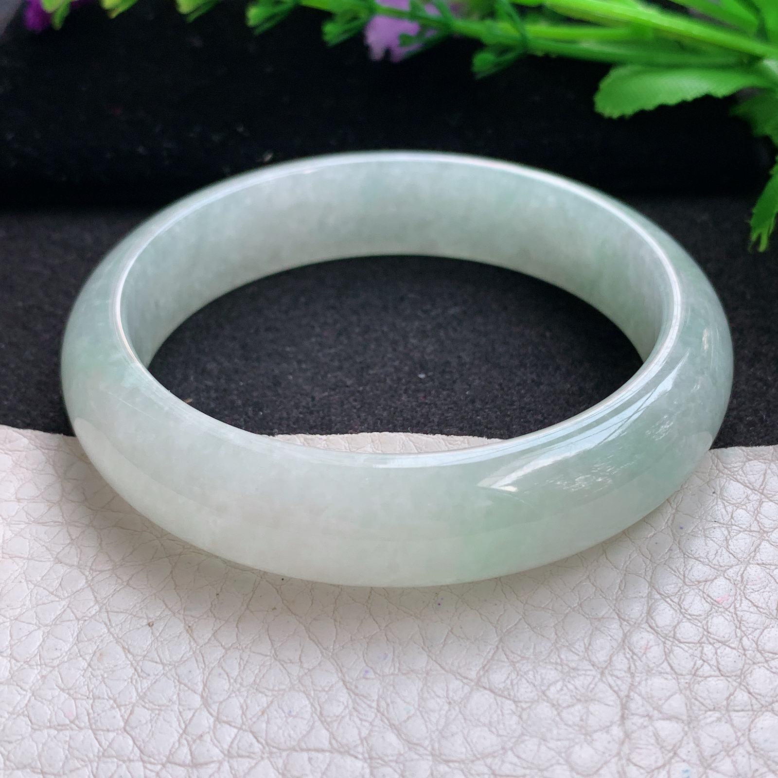 z实拍56*13.6*8平安镯 缅甸翡翠A货玉手镯精美浅绿正圈玉手镯