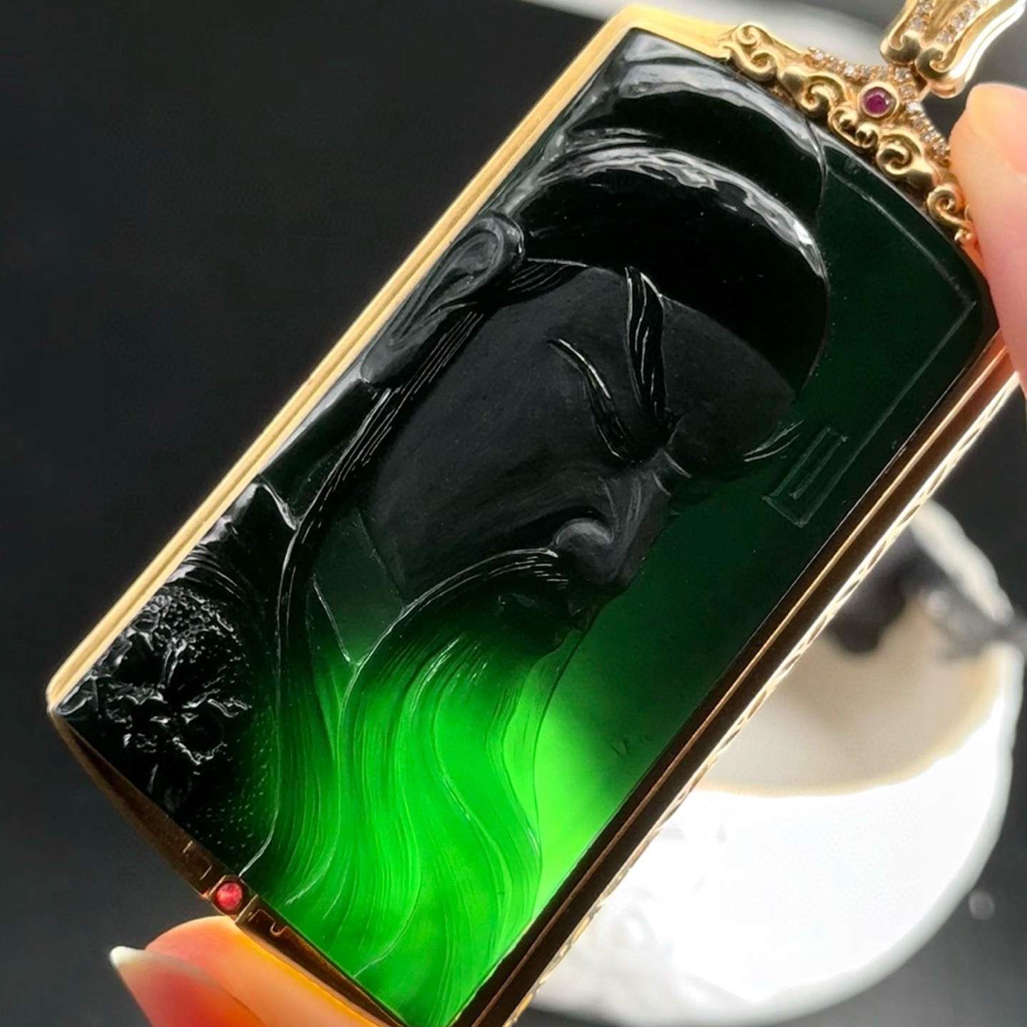 18k墨翠关公 种好色正 黑度极好 打灯通透 油性十足 雕工精湛 尺寸74.1