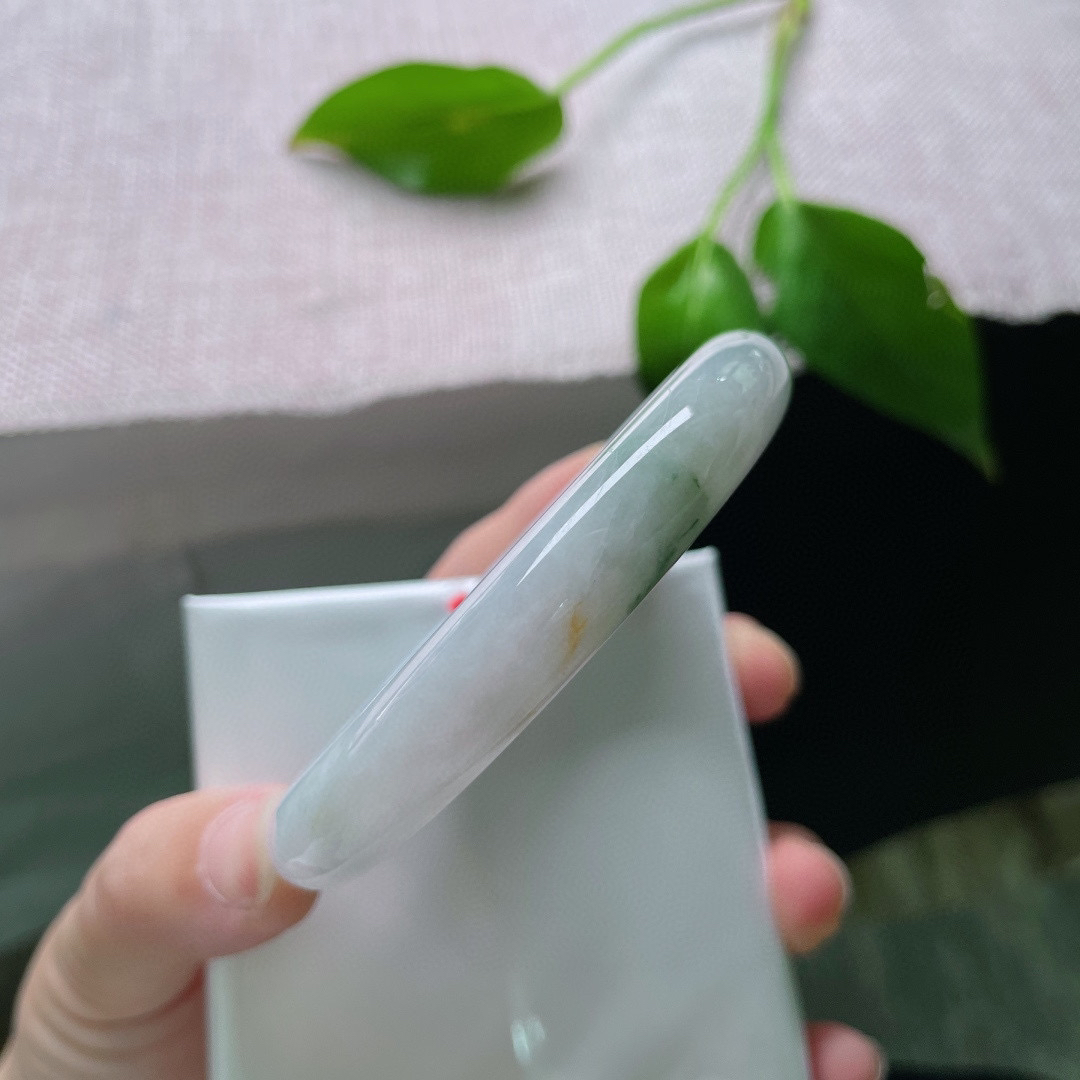 58.7/10.9/7.9。飘花正圈，白底，肉质细腻干净，洒金，细纹不影响