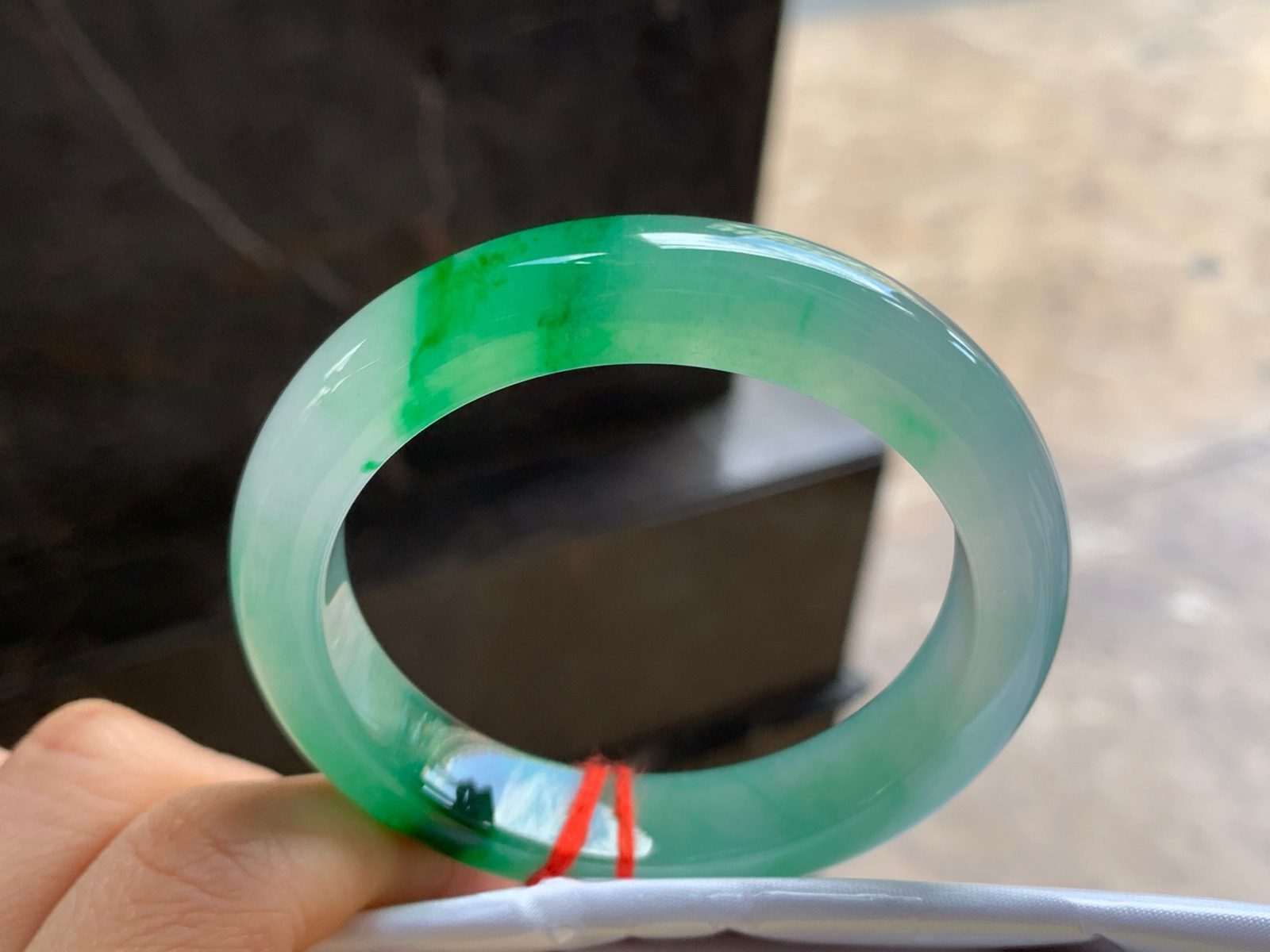 51-11.5-8.1

冰种带色手镯^_^鲜艳 亮眼 种水好