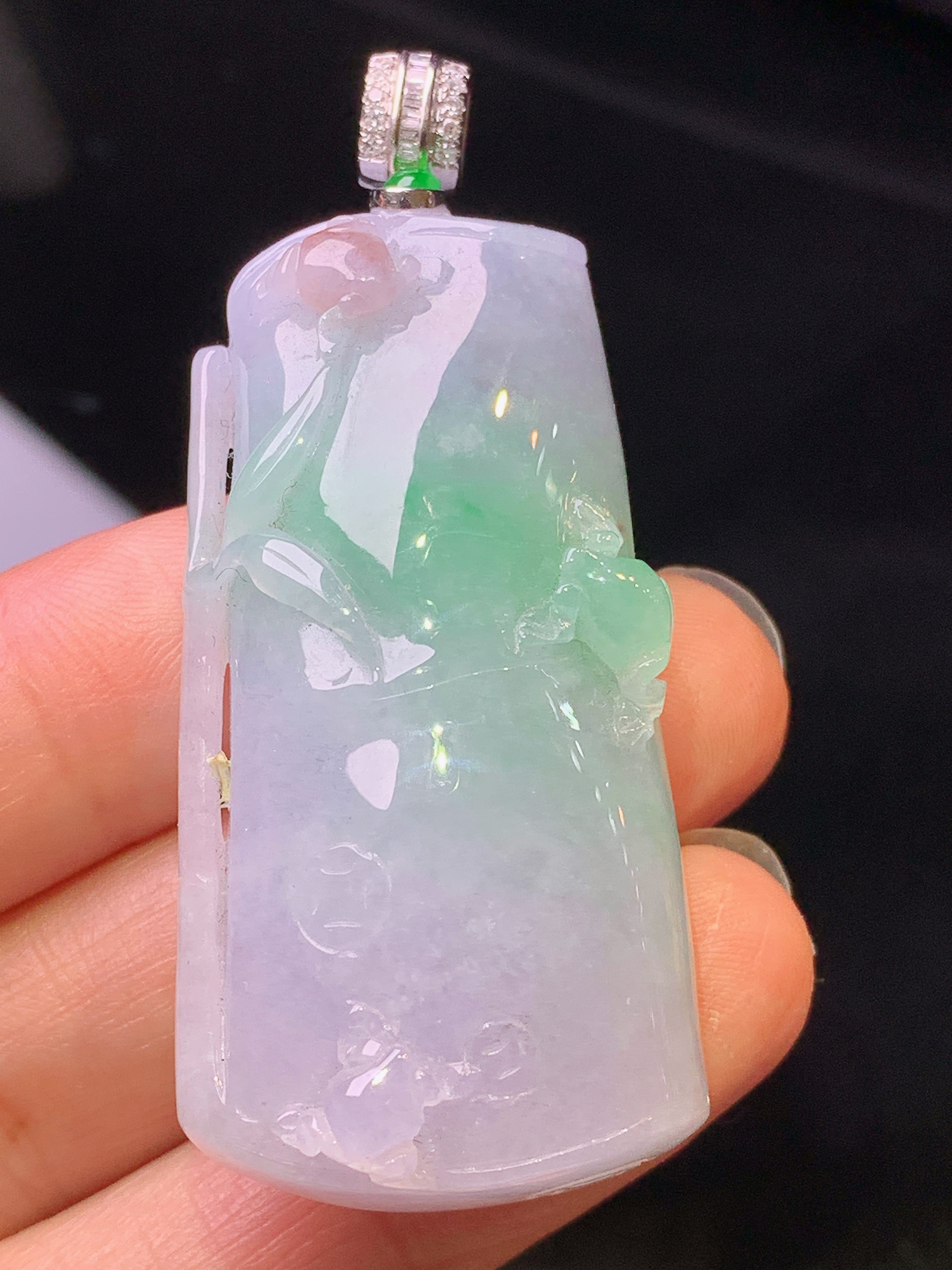 18k金钻镶嵌淡紫罗兰飘绿竹节吊坠 玉质细腻 色泽艳丽清新 水润亮眼 整体尺寸55.2*23.3*1