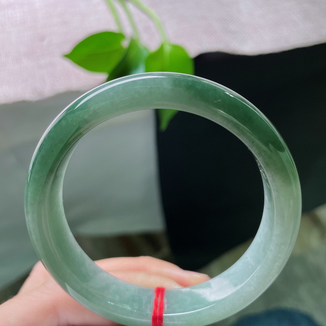 55.3/12.5/7.7，油青正圈，水头好，种老，佩戴沉稳，有内涵，无纹裂