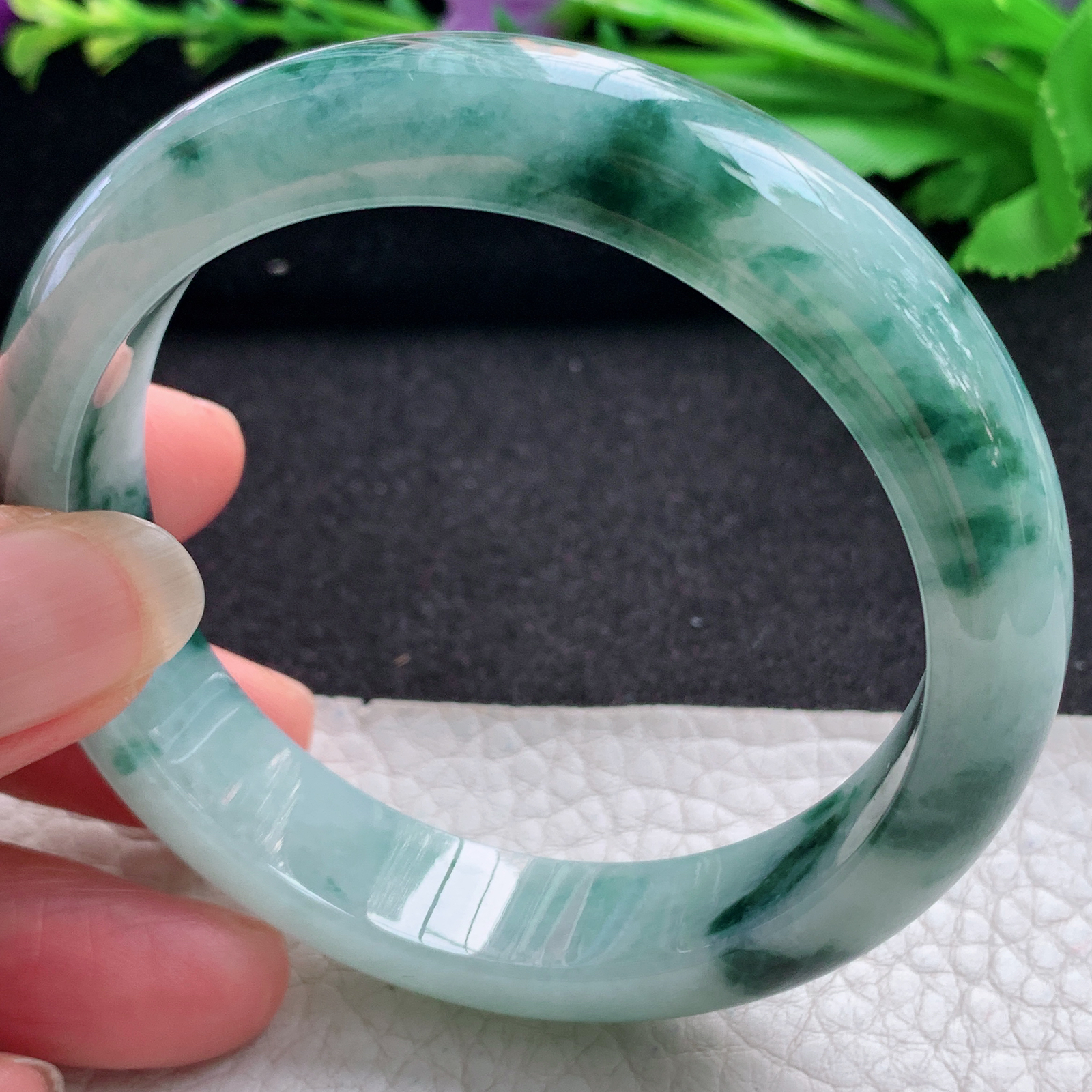 js实拍57*13*8.2平安镯 缅甸翡翠A货玉手镯精美飘花大气正圈玉手镯