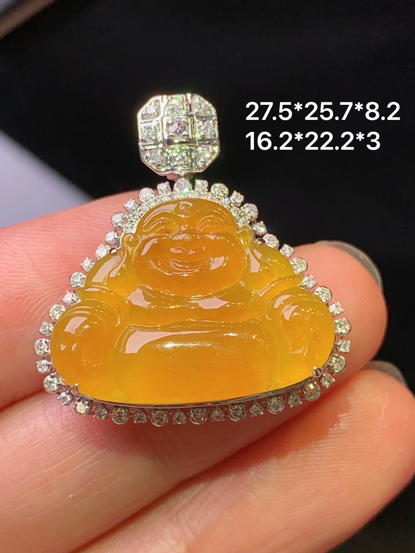 18k金钻镶嵌黄翡佛公吊坠 玉质细腻 色泽艳丽清新 水润亮眼 整体尺寸27.5*25.7*8.2y4